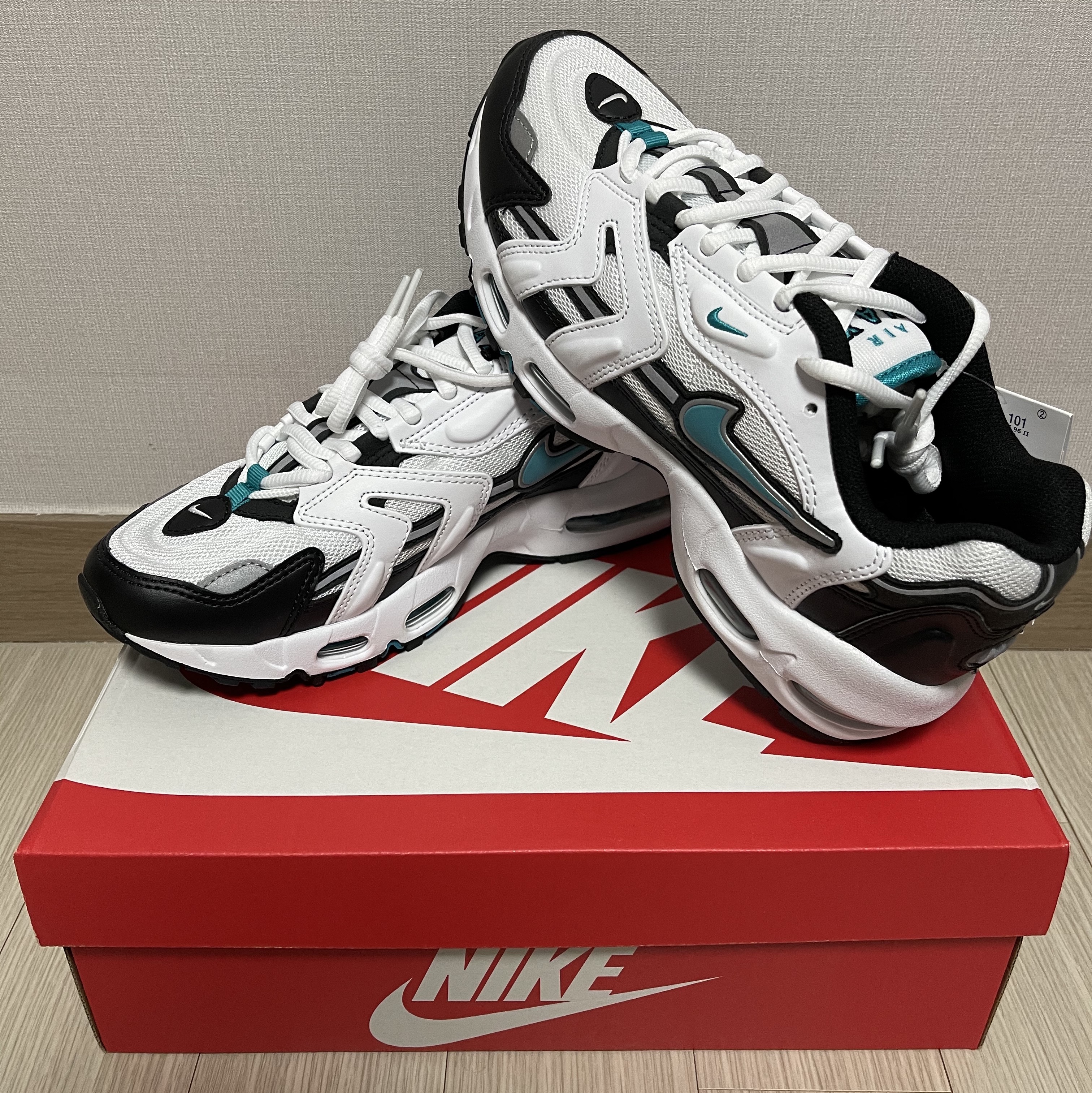 Nike Air Max 96 II Mystic Teal 착용 스타일 - 2