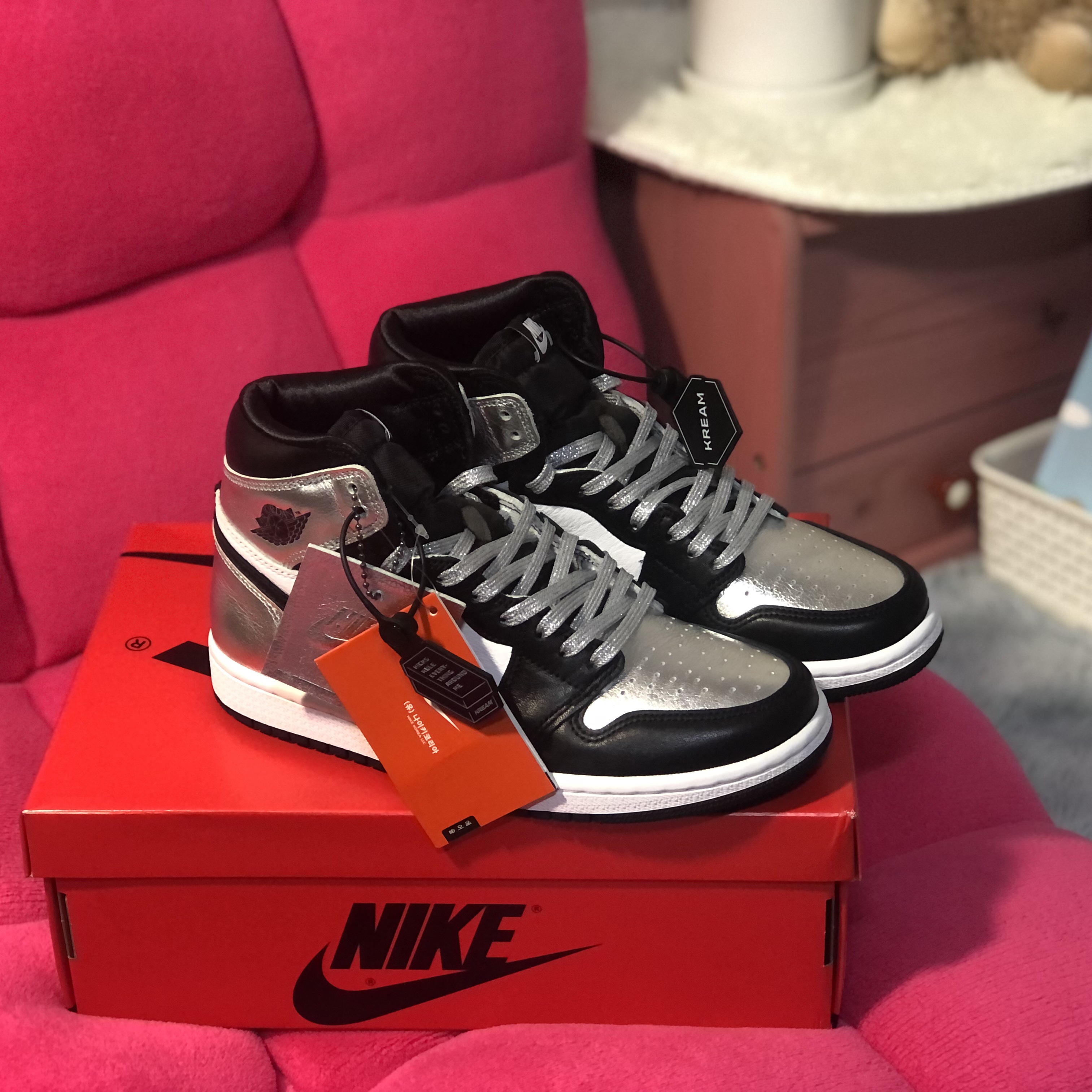 (W) Jordan 1 Retro High OG Silver Toe 착용 스타일 - 1