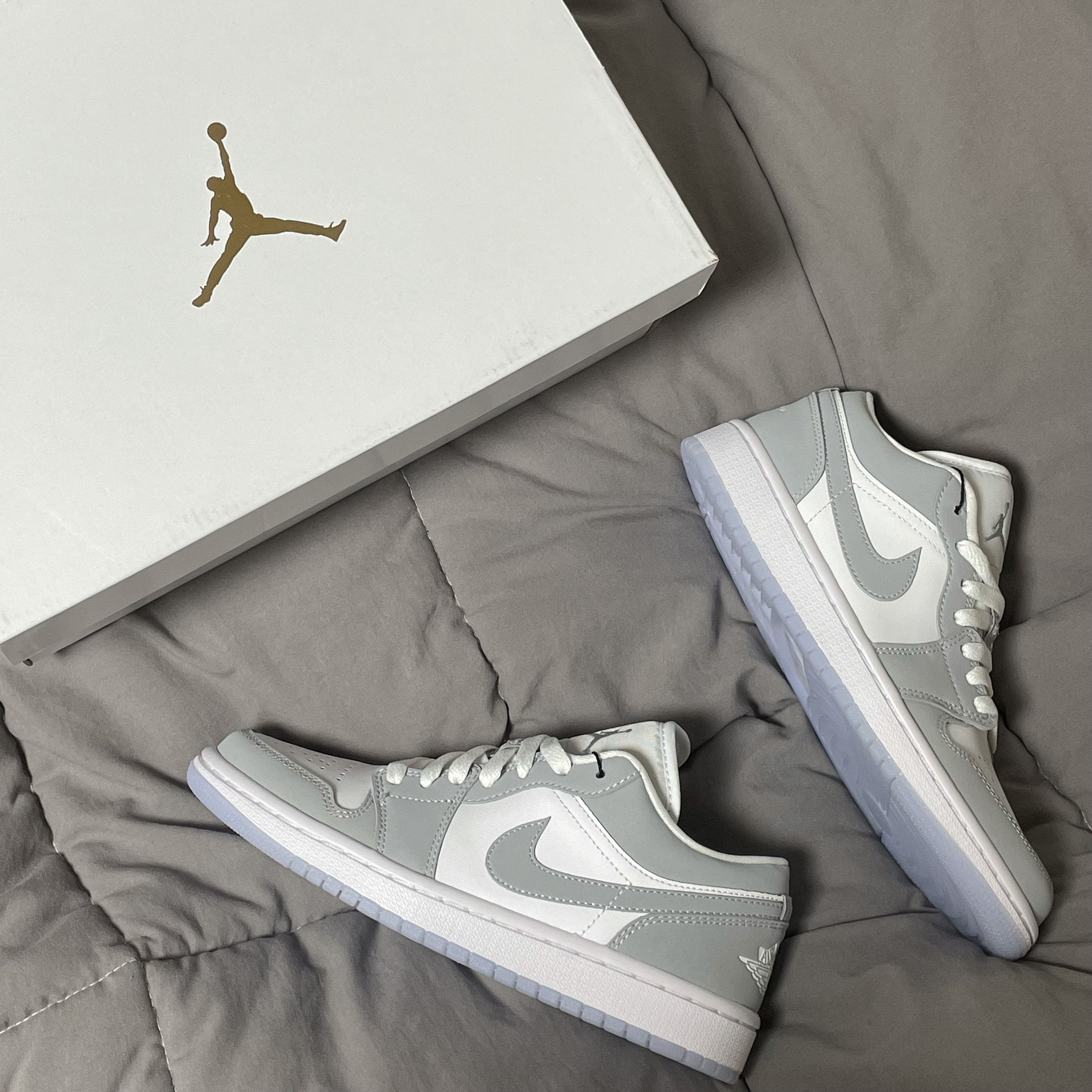 (W) Jordan 1 Low White Wolf Grey 착용 스타일 - 2