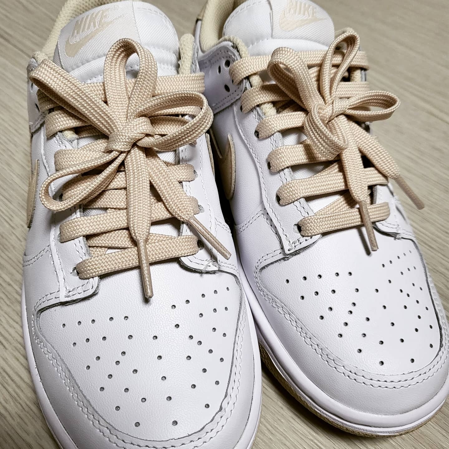 (W) Nike Dunk Low Pearl White 착용 스타일 - 1