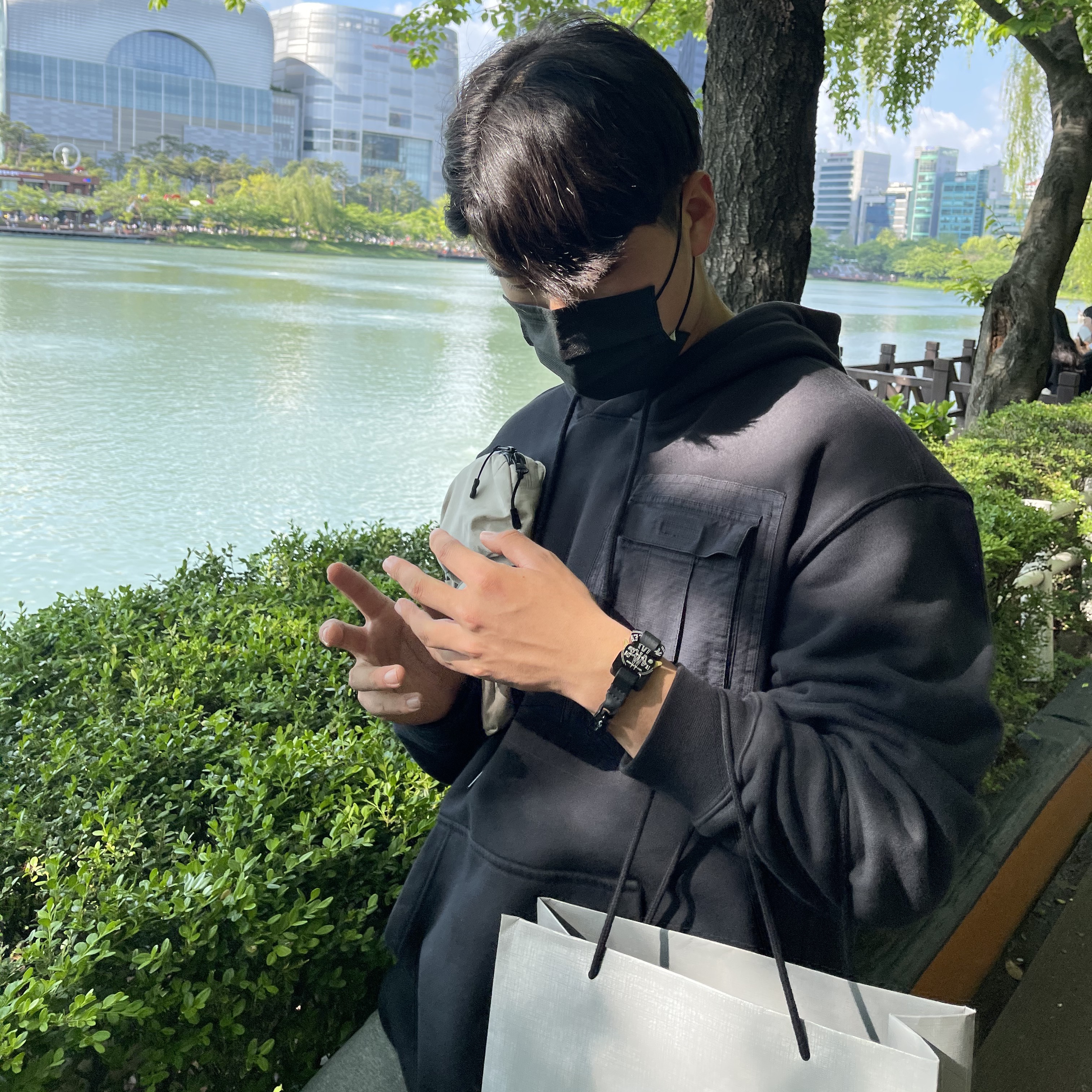Nike x Travis Scott NRG AG Utility Hoodie Black 착용 스타일 - 1