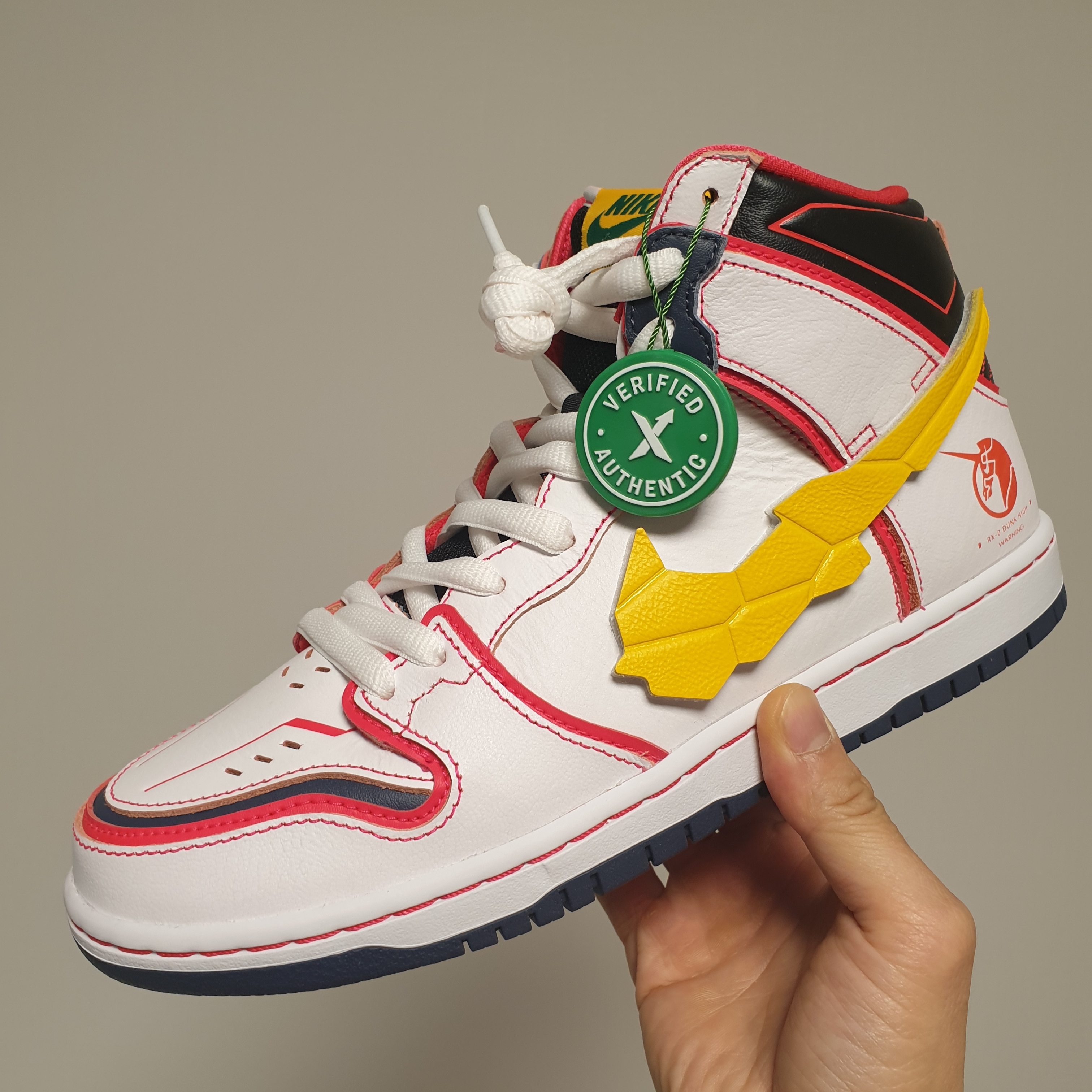 Nike x Gundam SB Dunk High Pro QS Unicorn RX-0 착용 스타일 - 1