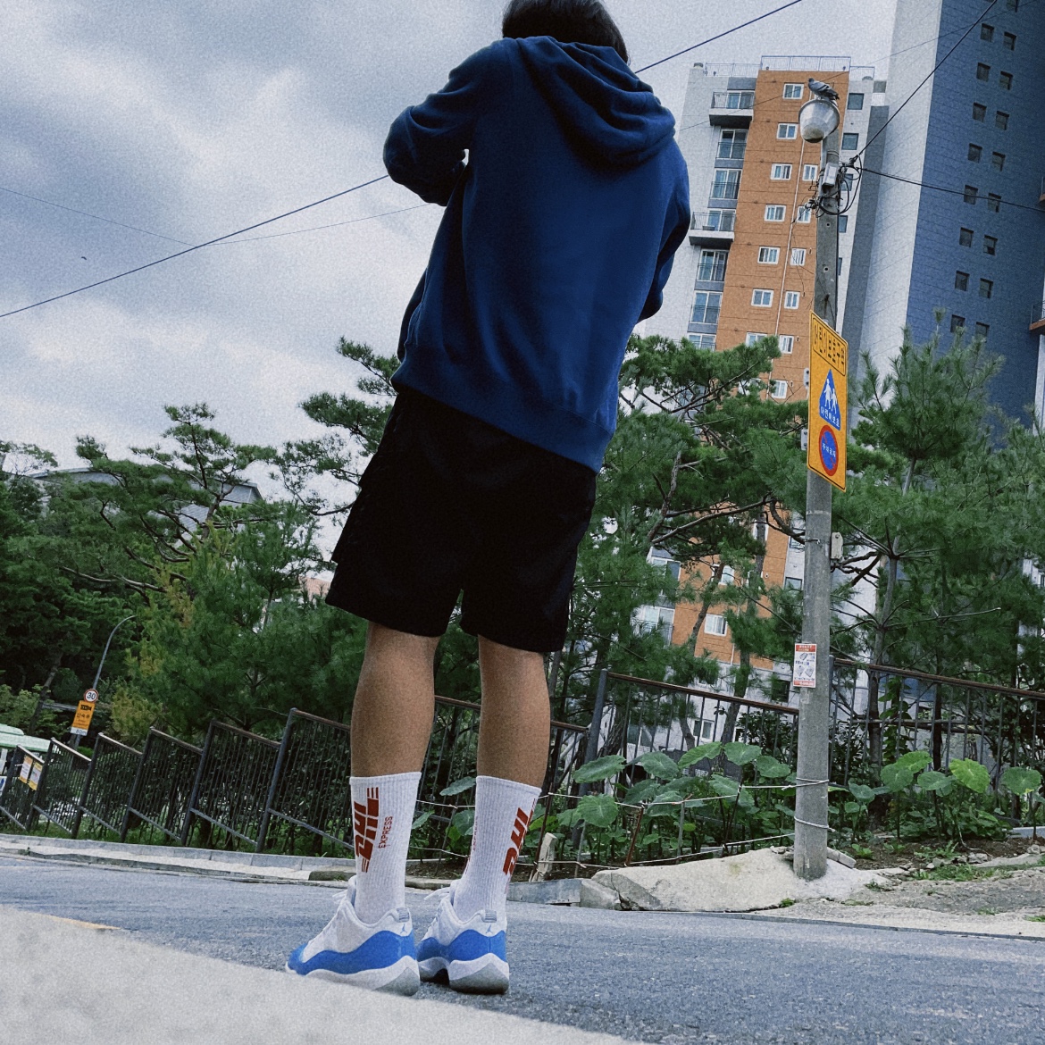 Jordan 11 Retro Low University Blue 2017 착용 스타일