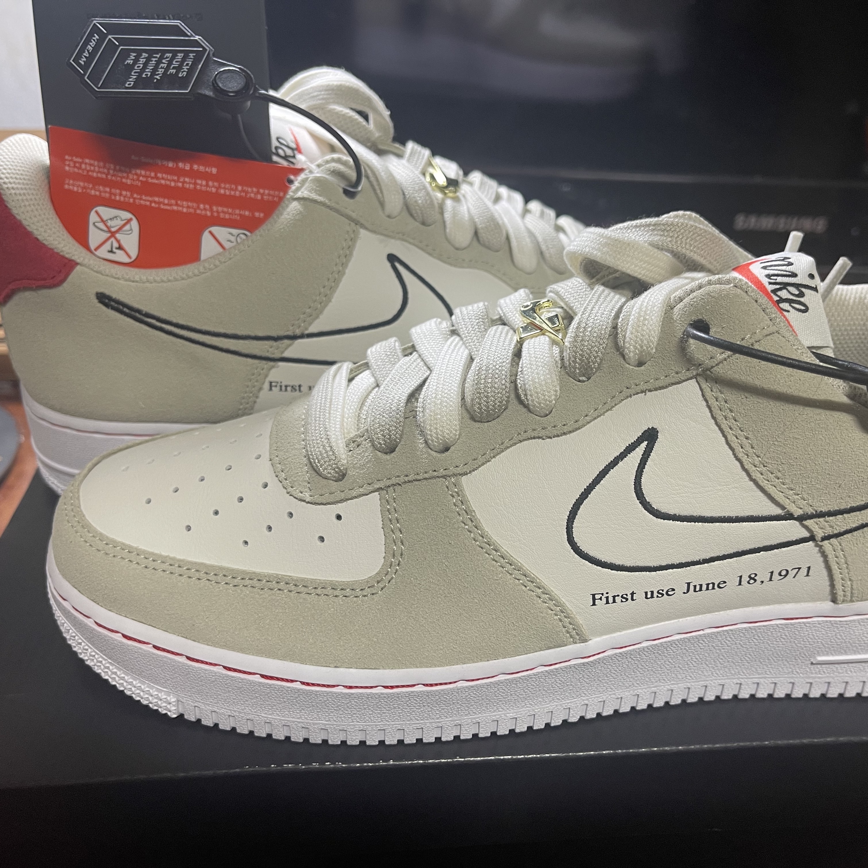 Nike Air Force 1 '07 SE First Use Light Stone 착용 스타일 - 3