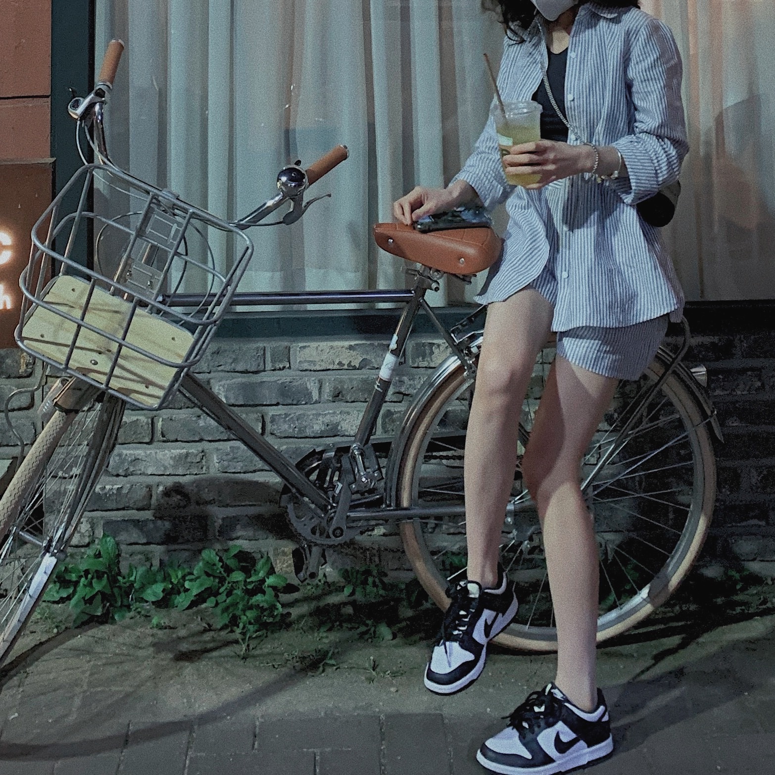 (W) Nike Dunk Low Black 착용 스타일 - 2