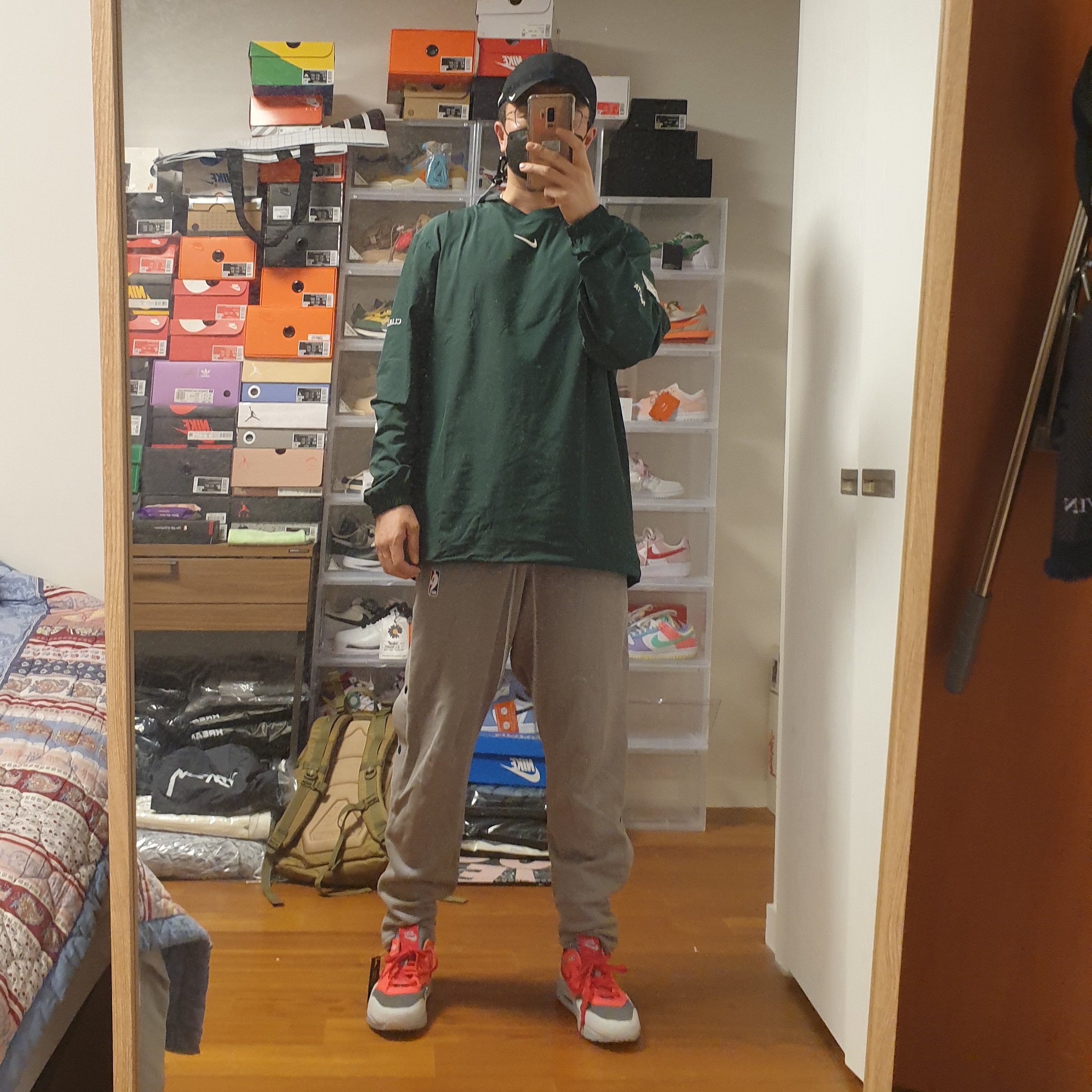Nike x Drake Nocta Golf Crewneck Top Green - US/EU, Nike x Drake Nocta Golf Cap Black 착용 스타일 - 2