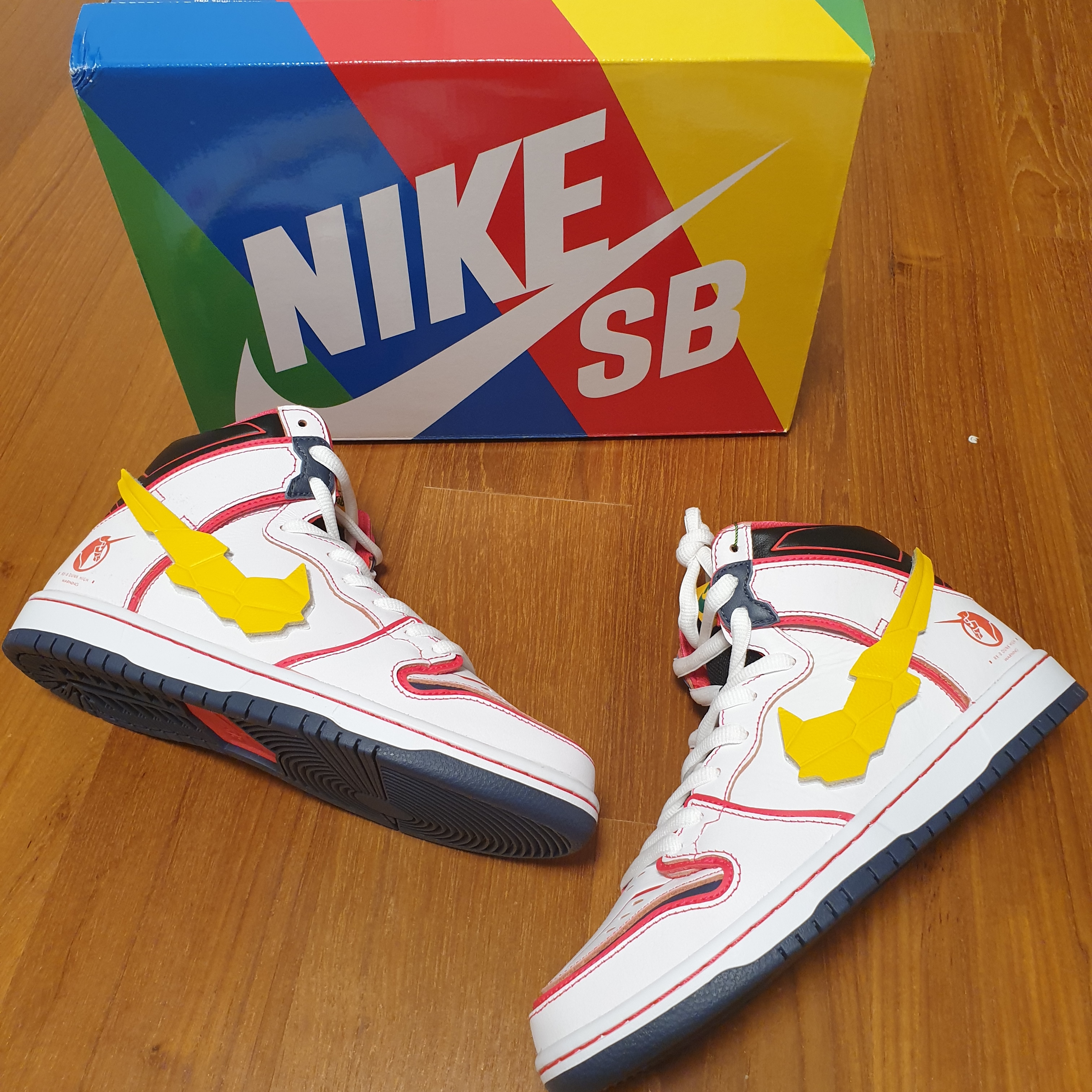 Nike x Gundam SB Dunk High Pro QS Unicorn RX-0 착용 스타일 - 2