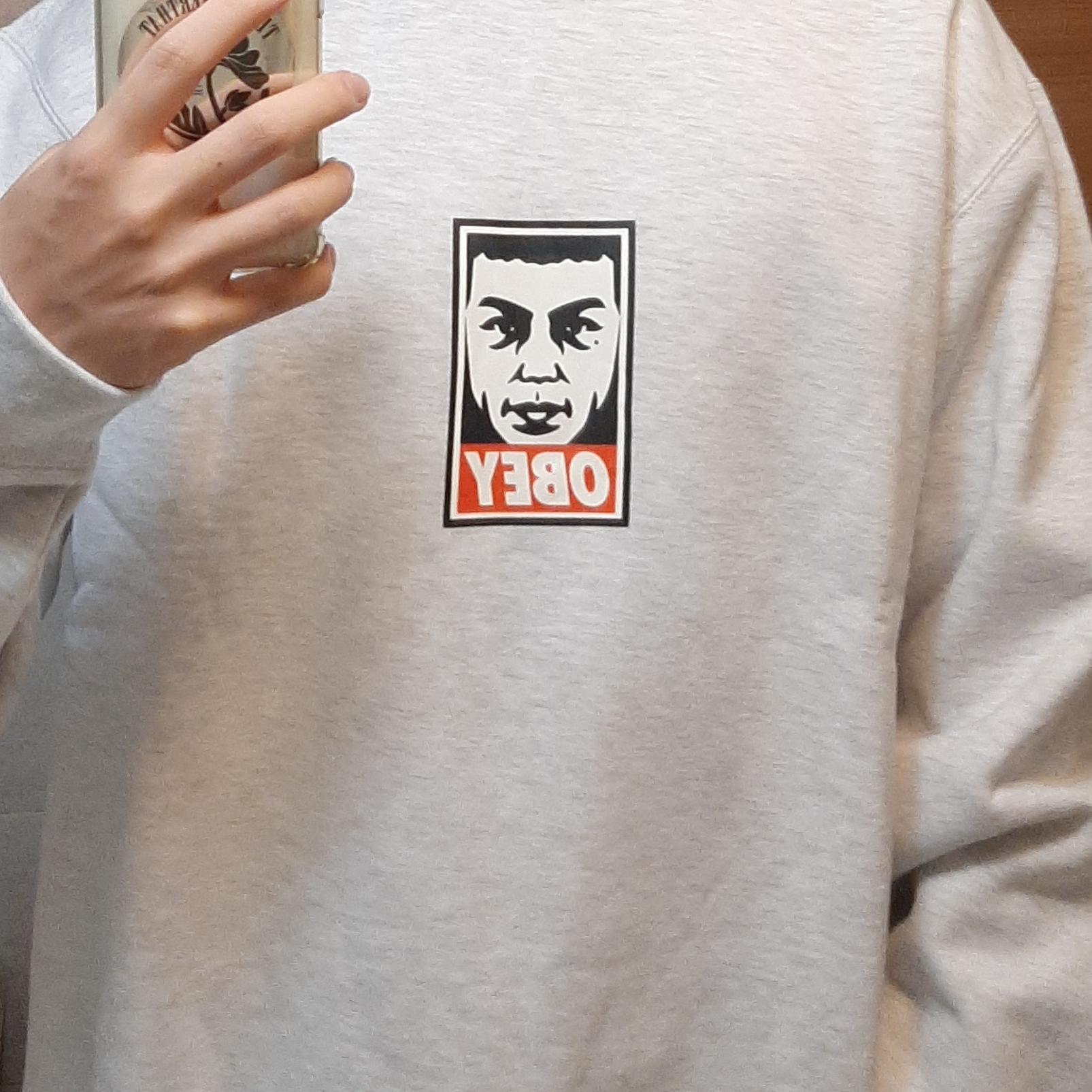 IAB Studio x Obey Beenzino Icon Crew Ash Gray 착용 스타일