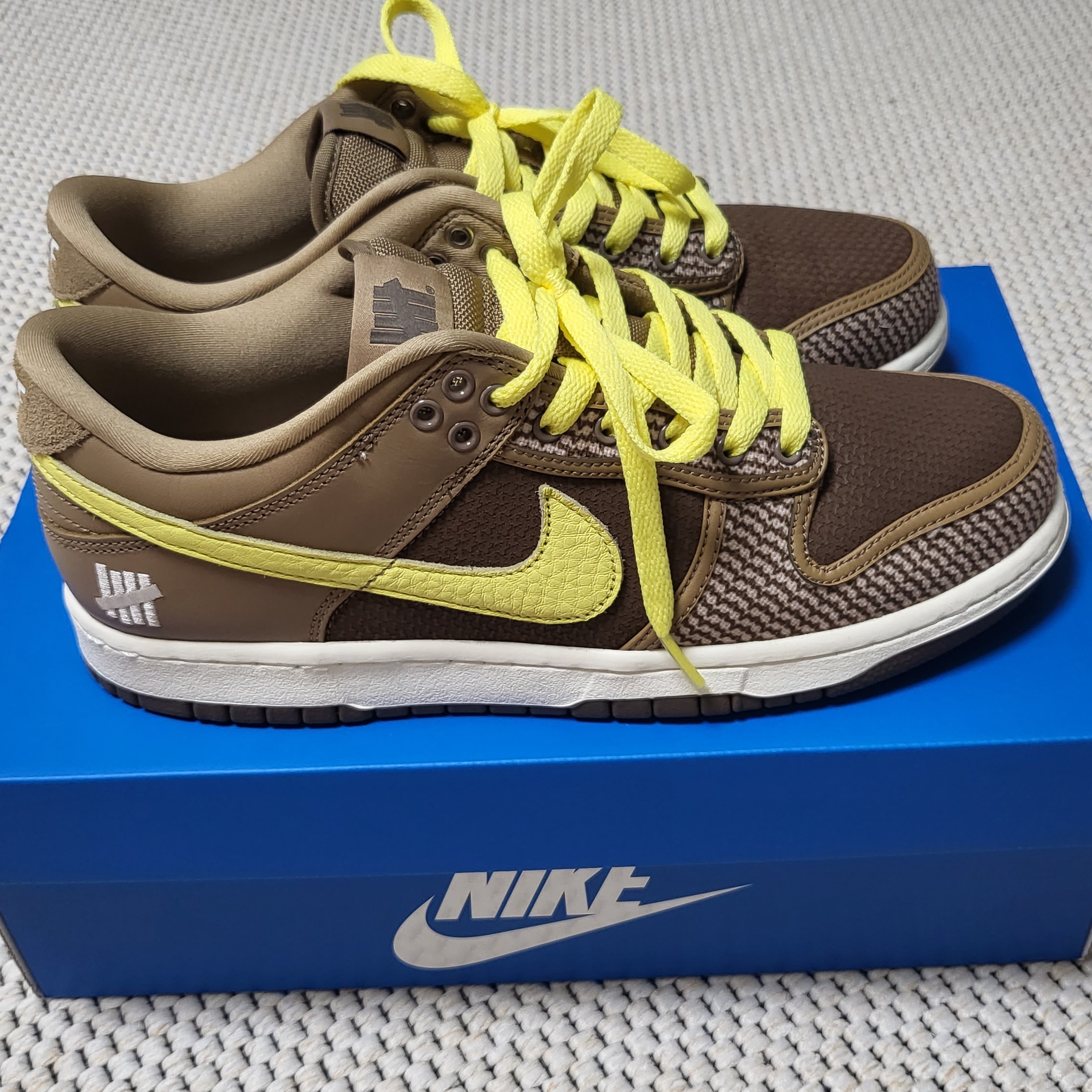 Nike x Undefeated Dunk Low SP Canteen 착용 스타일 - 2