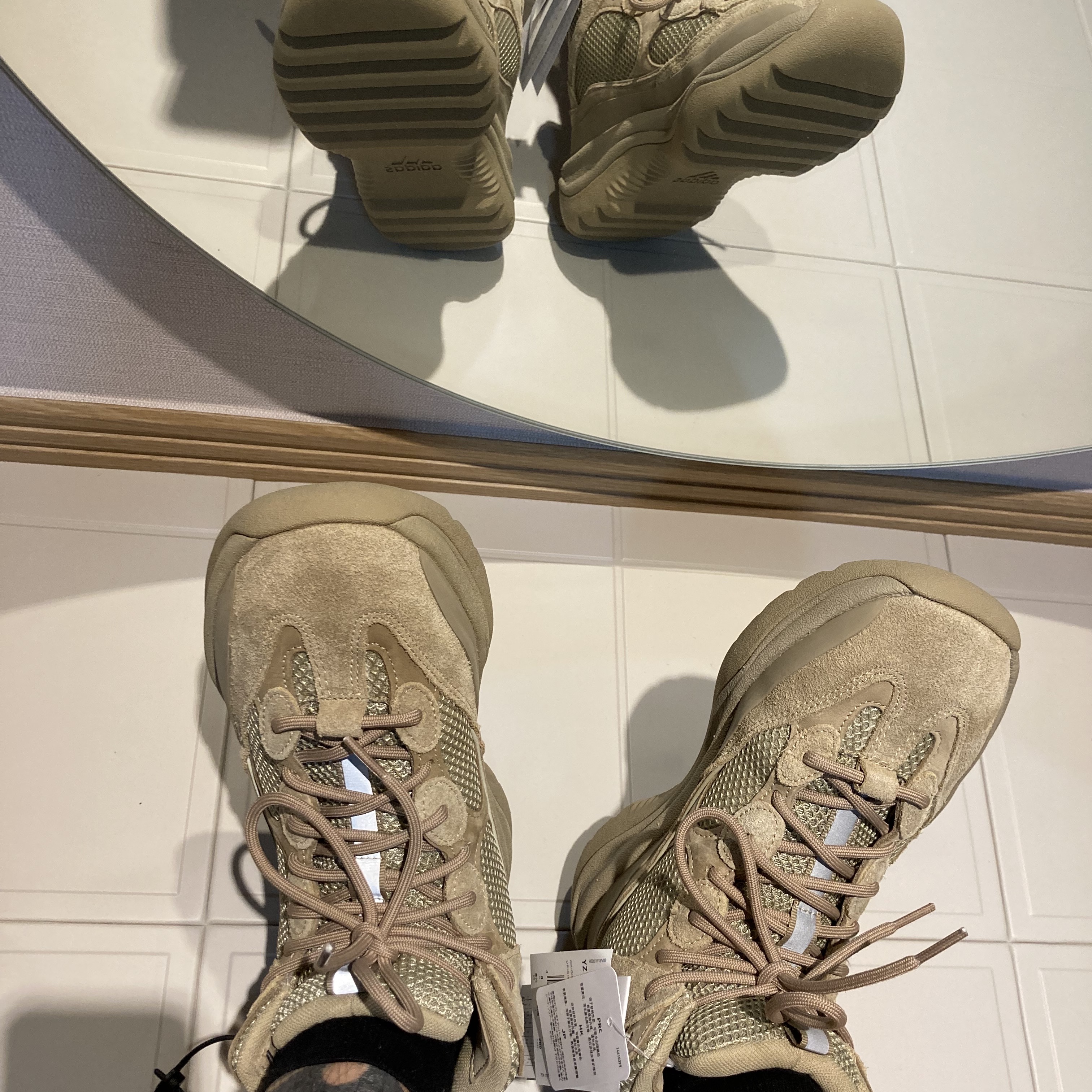 Adidas Yeezy Desert Boot Rock, Adidas Yeezy 500 Taupe Light 착용 스타일 - 1
