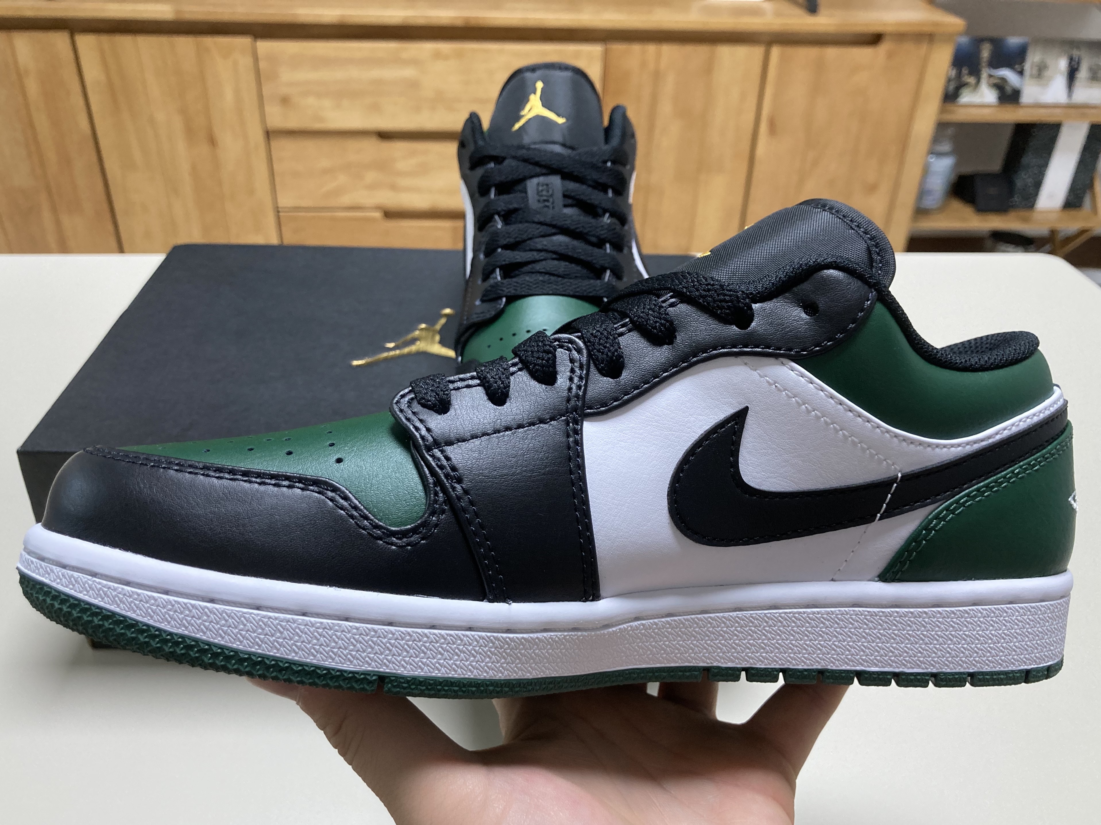 Jordan 1 Low Green Toe 착용 스타일 - 5