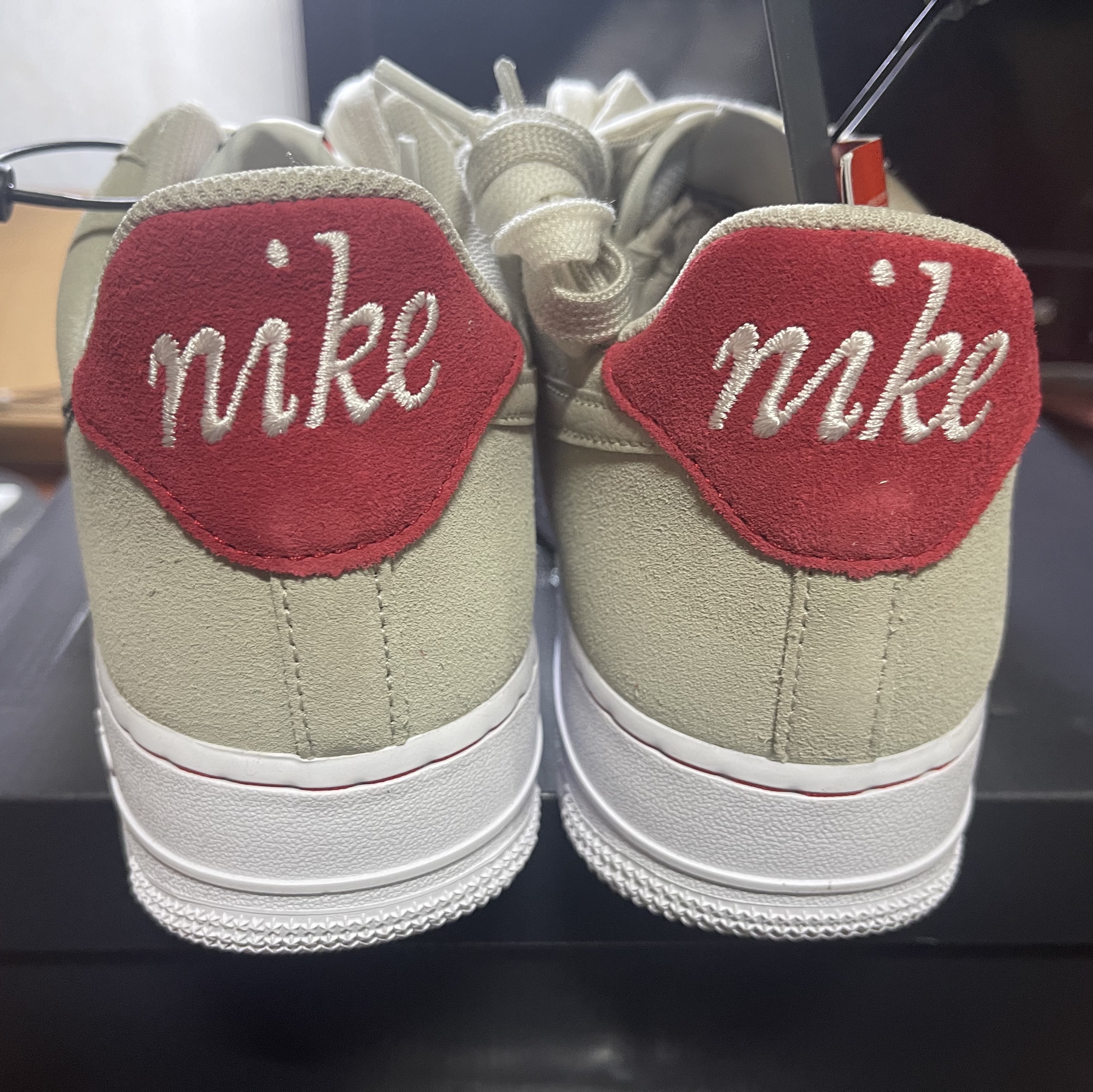 Nike Air Force 1 '07 SE First Use Light Stone 착용 스타일 - 4