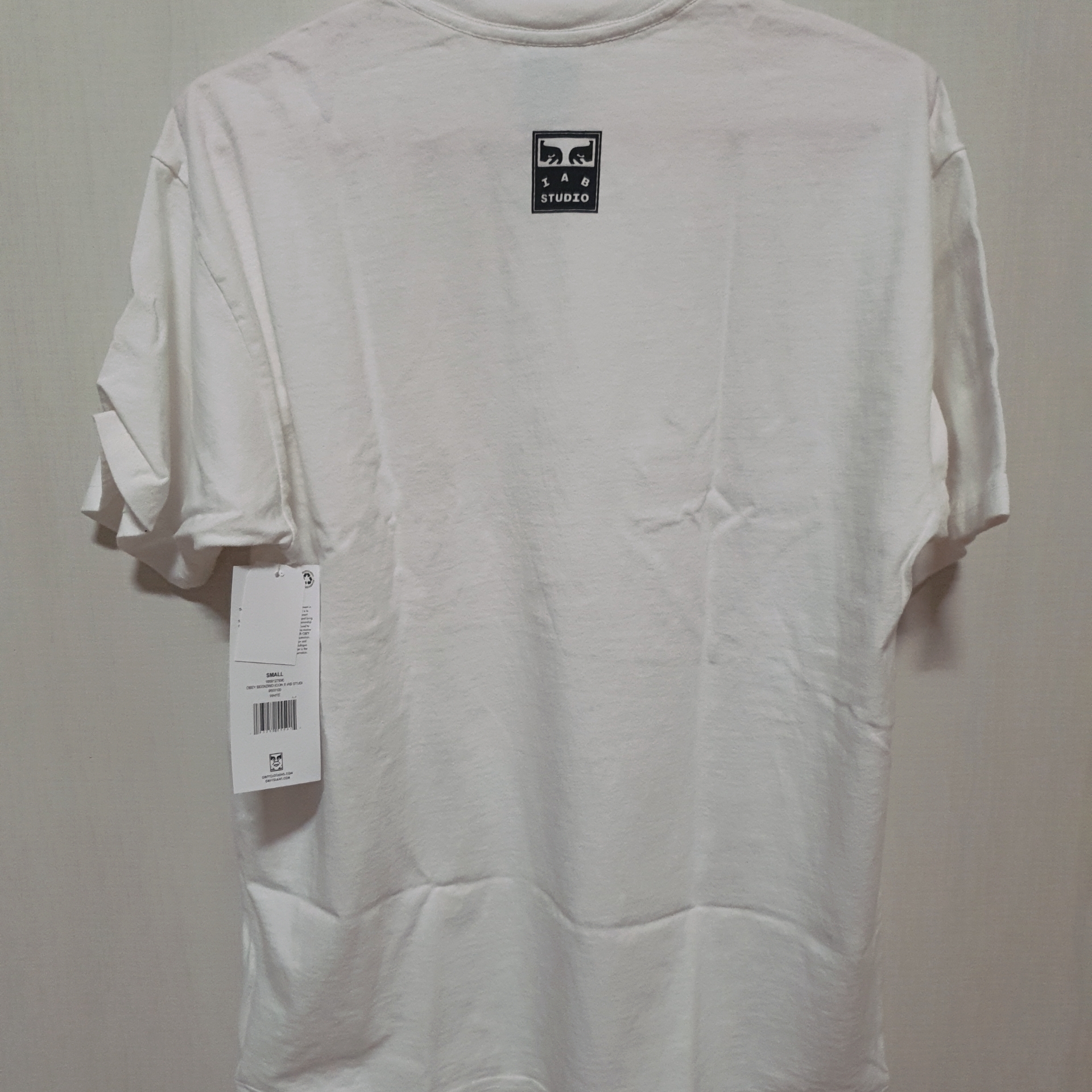 IAB Studio x Obey Beenzino Icon T-Shirt White 착용 스타일 - 3