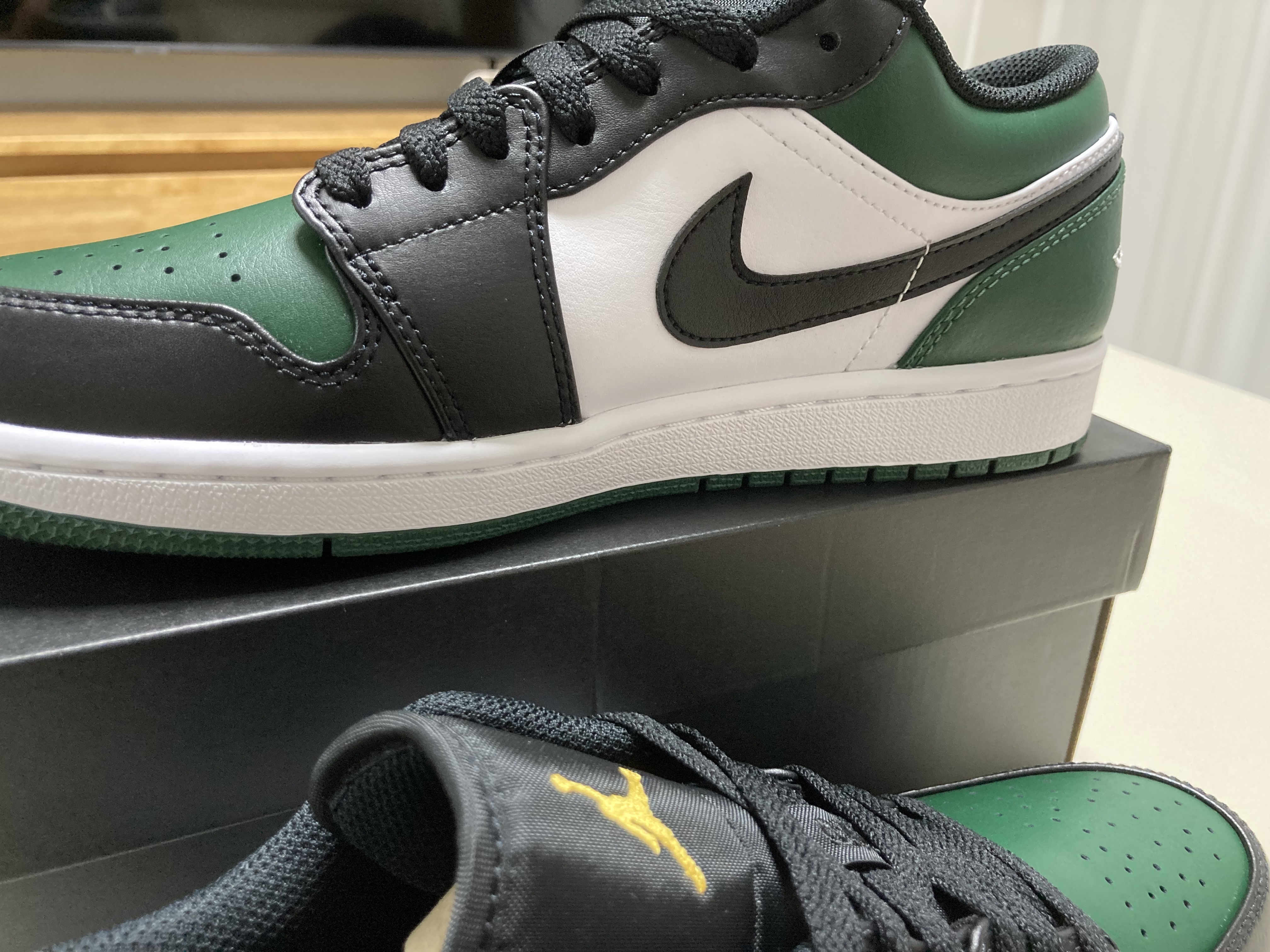 Jordan 1 Low Green Toe 착용 스타일 - 4