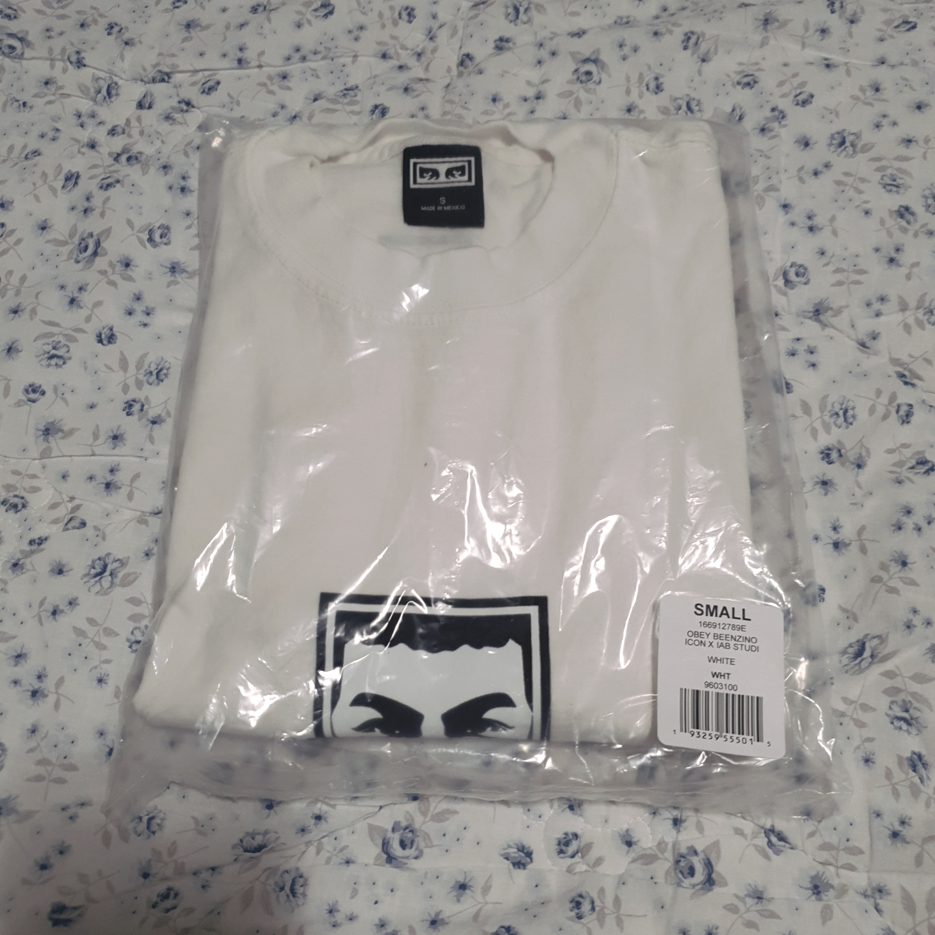 IAB Studio x Obey Beenzino Icon T-Shirt White 착용 스타일 - 1