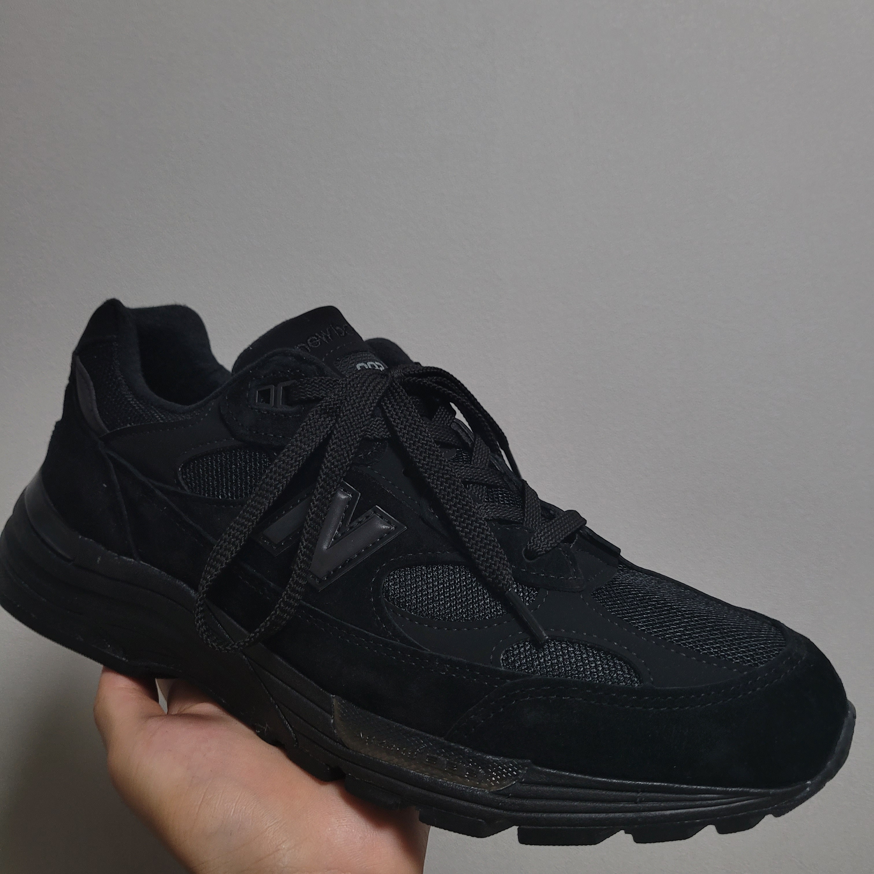 New Balance 992 Made in USA Triple Black 착용 스타일 - 1