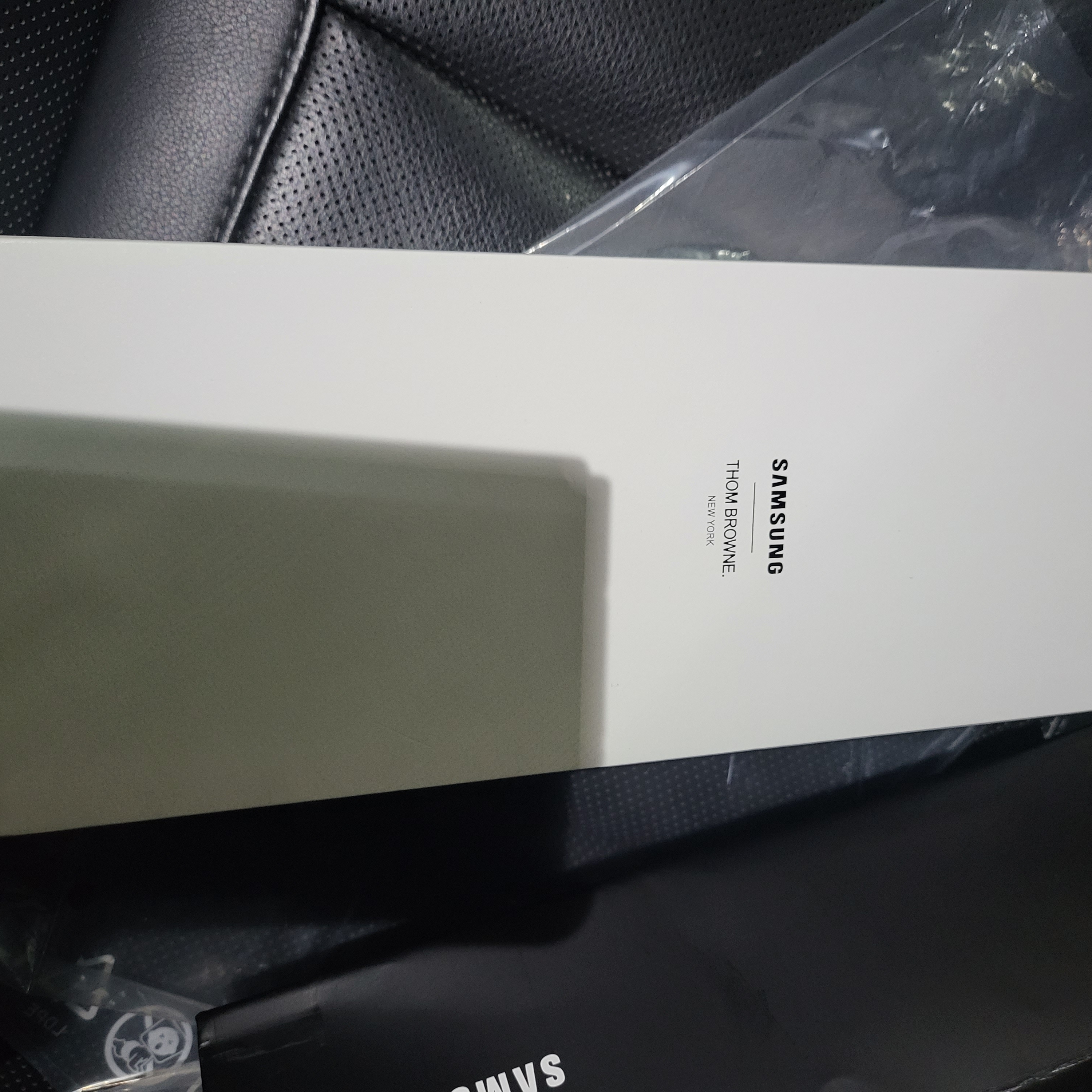 Samsung Galaxy Watch4 Classic Thom Browne Edition (Korean Ver.) 착용 스타일