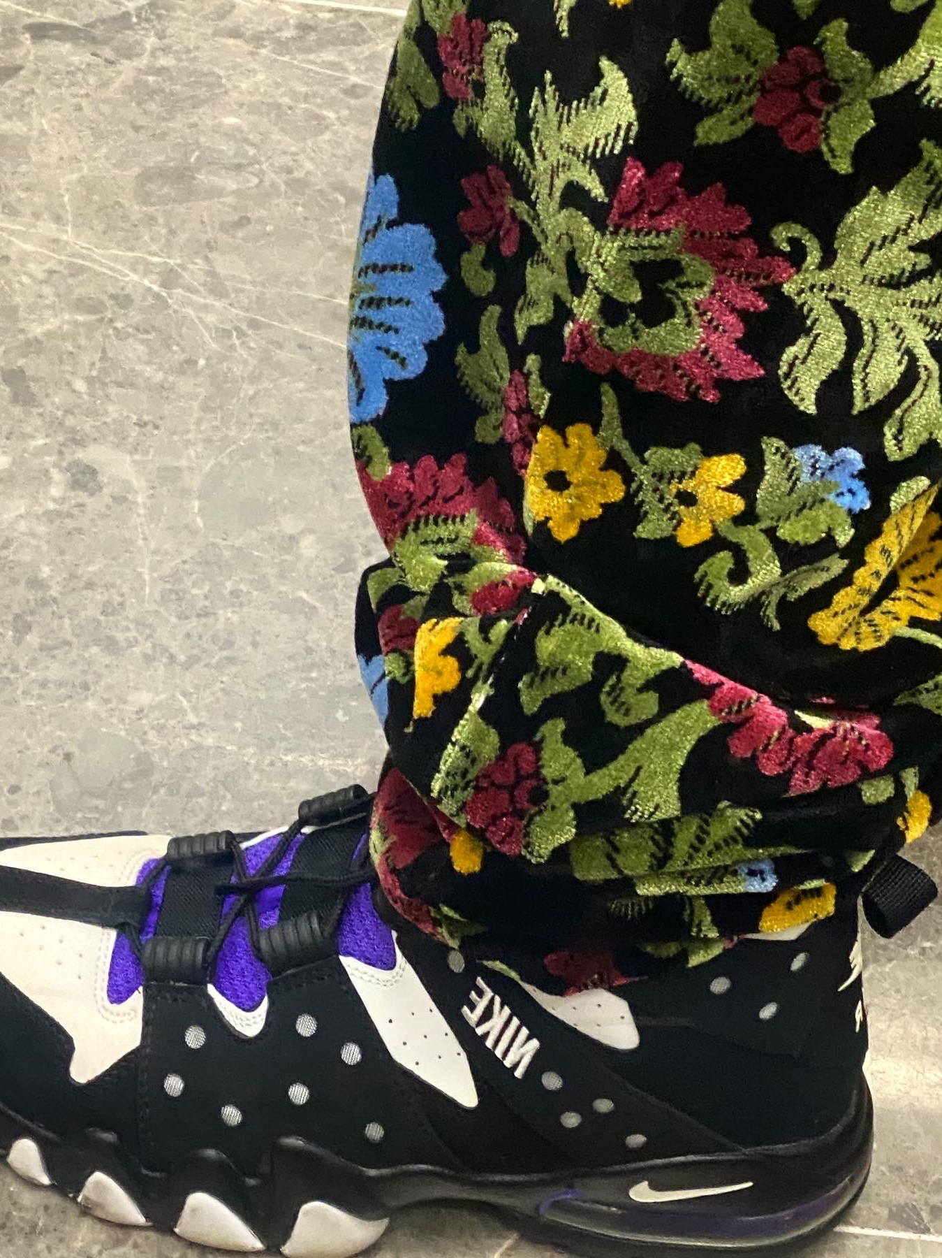 Jordan 1 x Travis Scott Retro High OG SP Mocha, Nike Air Max 2 CB 94 Black Purple 2015 착용 스타일 - 3