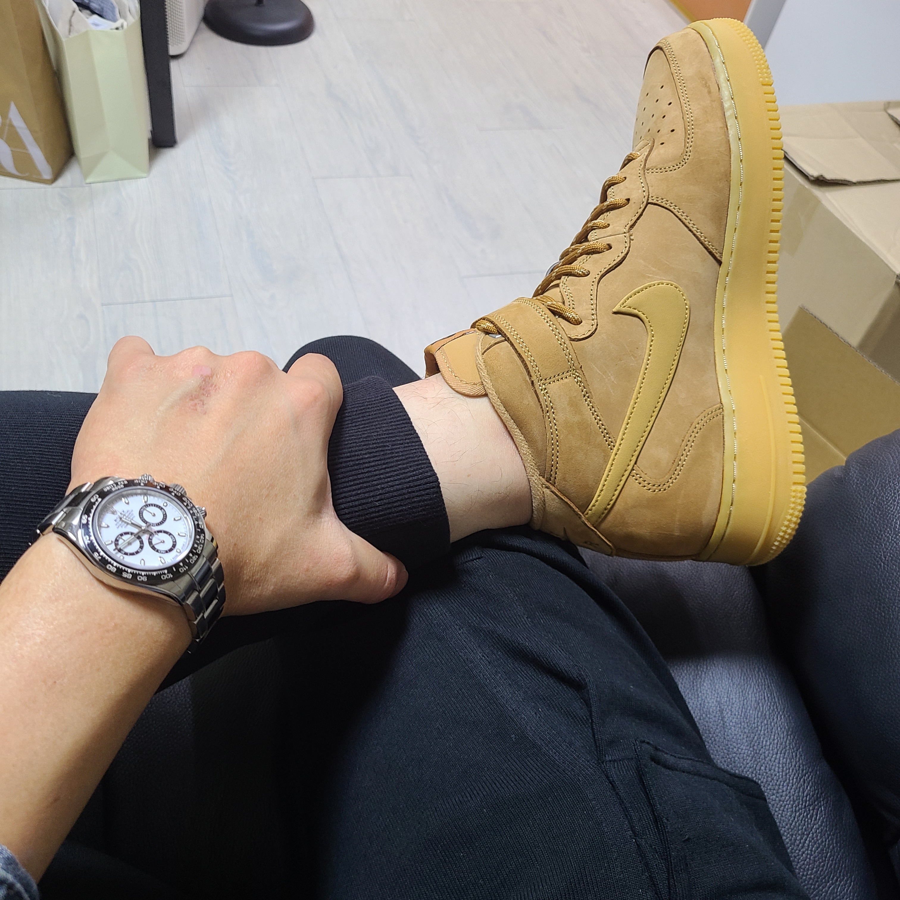Nike Air Force 1 Mid '07 WB Flax 착용 스타일