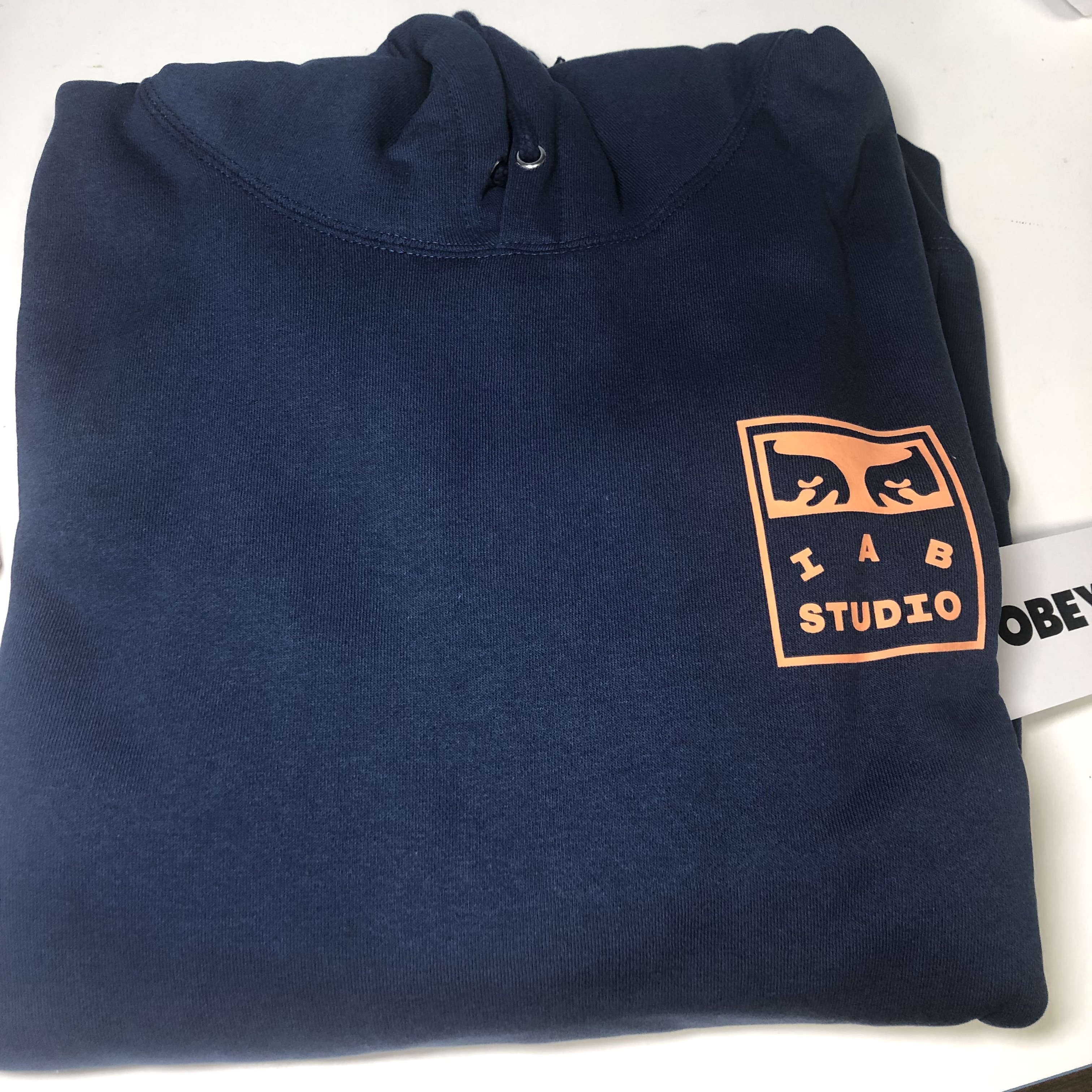 IAB Studio x Obey Eyes Icon Hoodie Oceana 착용 스타일