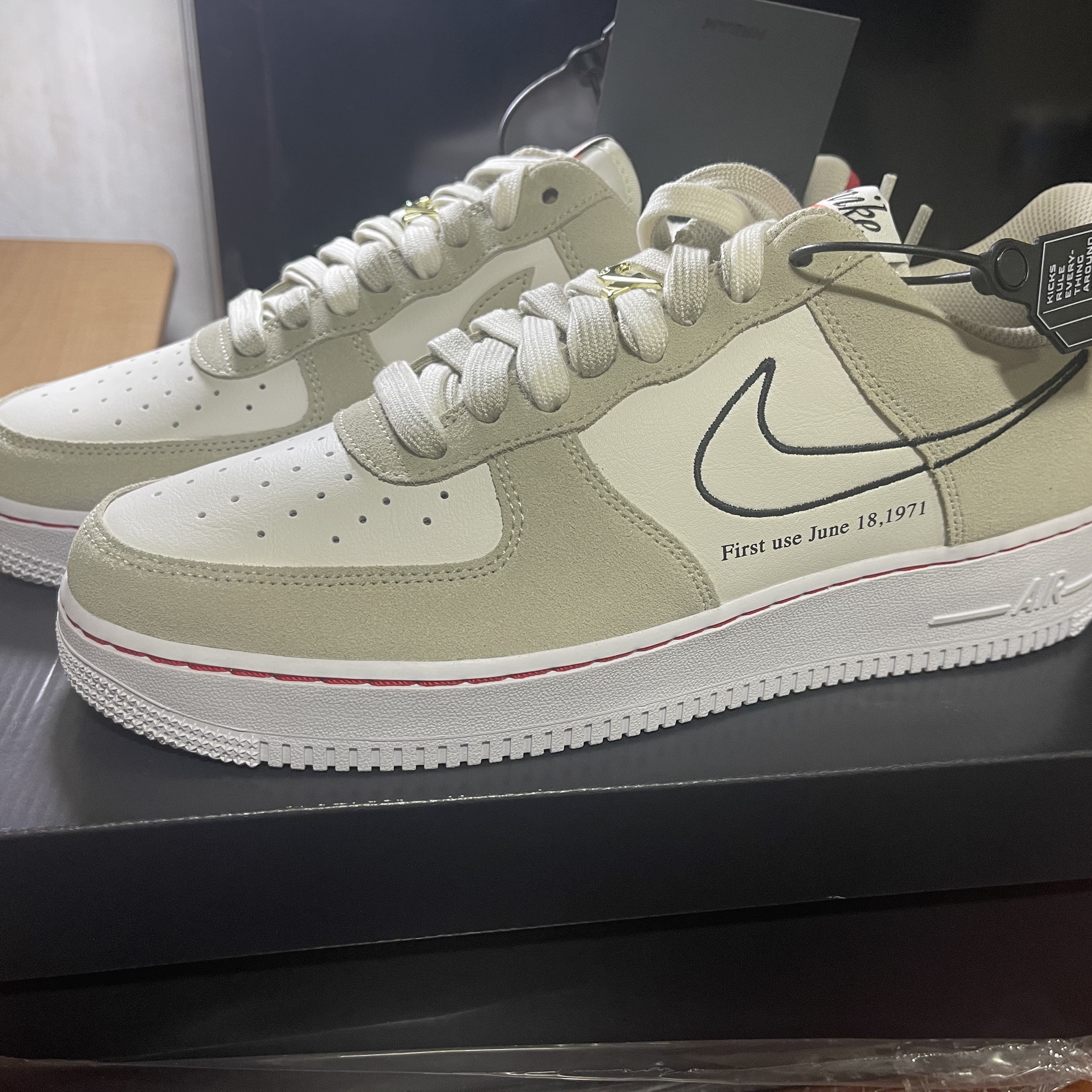 Nike Air Force 1 '07 SE First Use Light Stone 착용 스타일 - 1