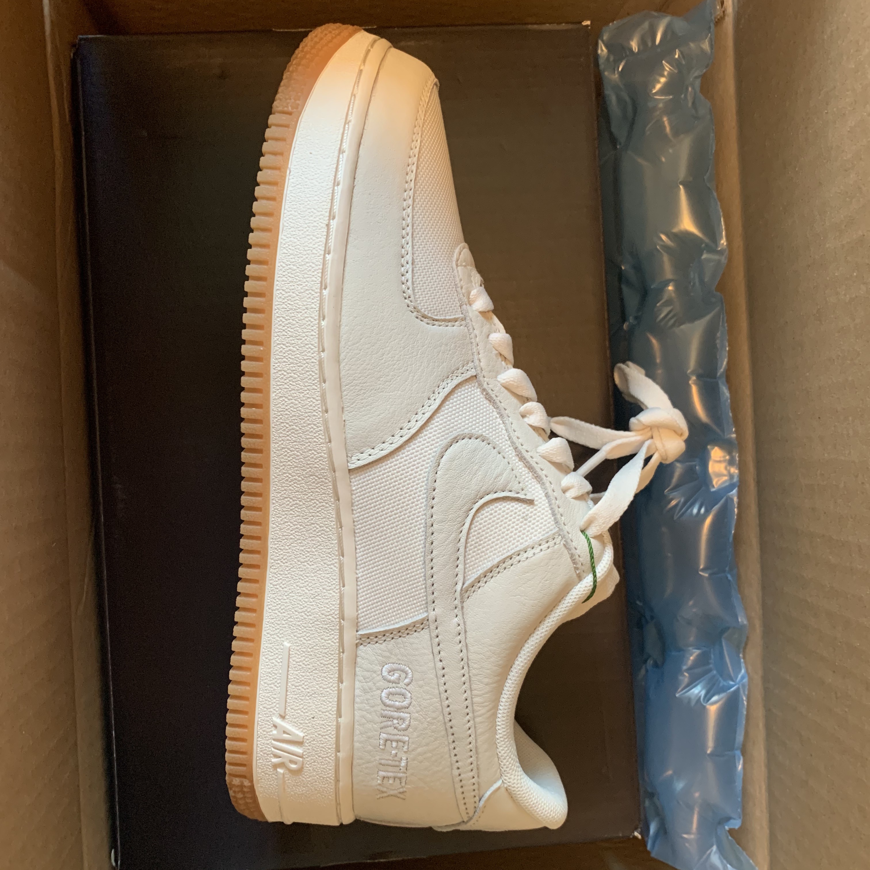 Nike Air Force 1 Low Gore-Tex Phantom Gum 착용 스타일 - 1