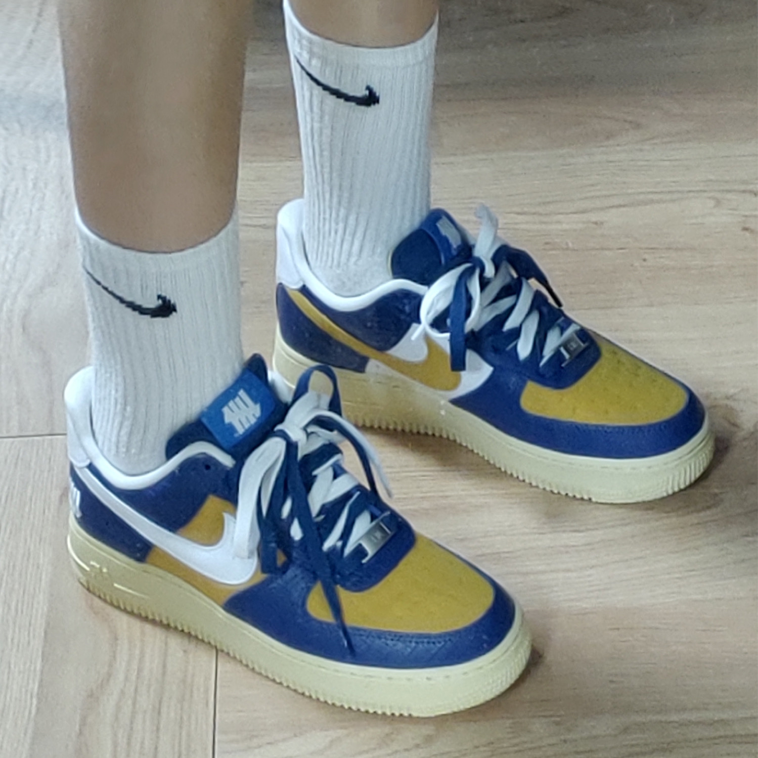 Nike x Undefeated Air Force 1 Low SP 5 On It Court Blue 착용 스타일 - 3
