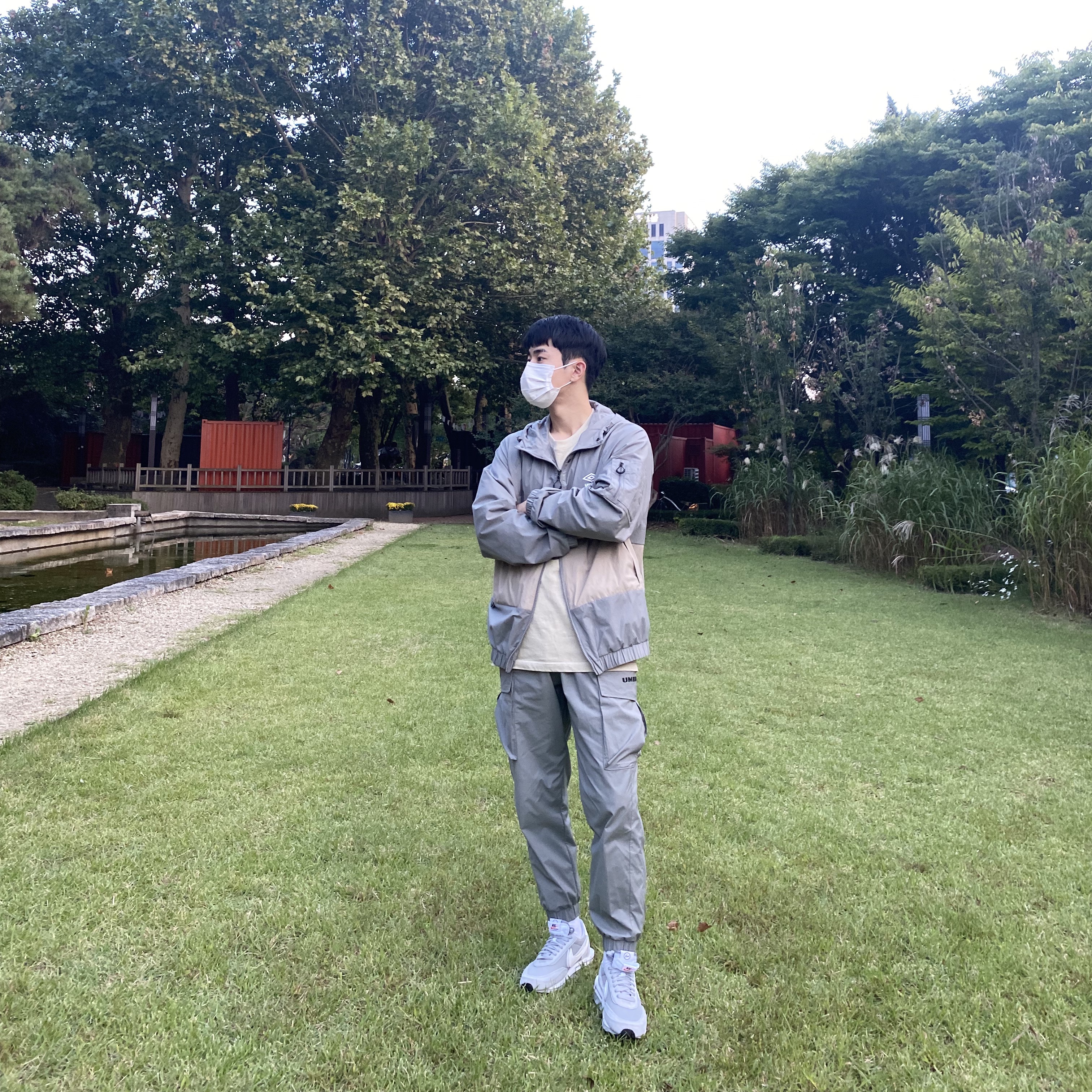 Nike x Sacai x Fragment LDWaffle Light Smoke Grey 착용 스타일 - 2