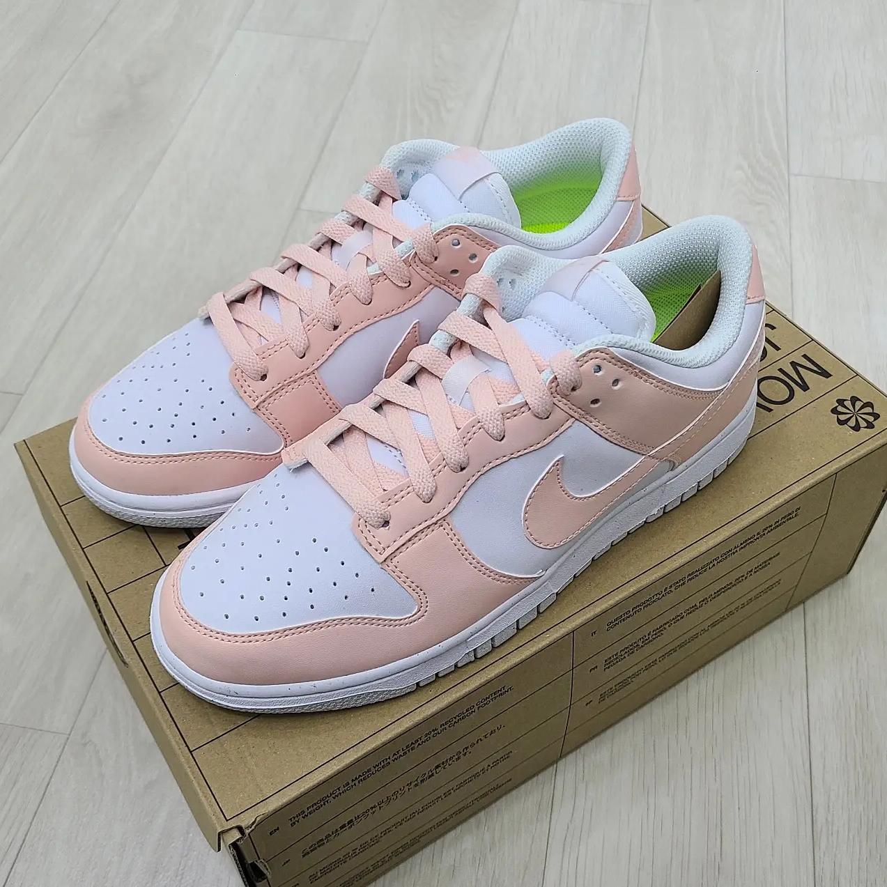 (W) Nike Dunk Low Next Nature Pale Coral 착용 스타일 - 2