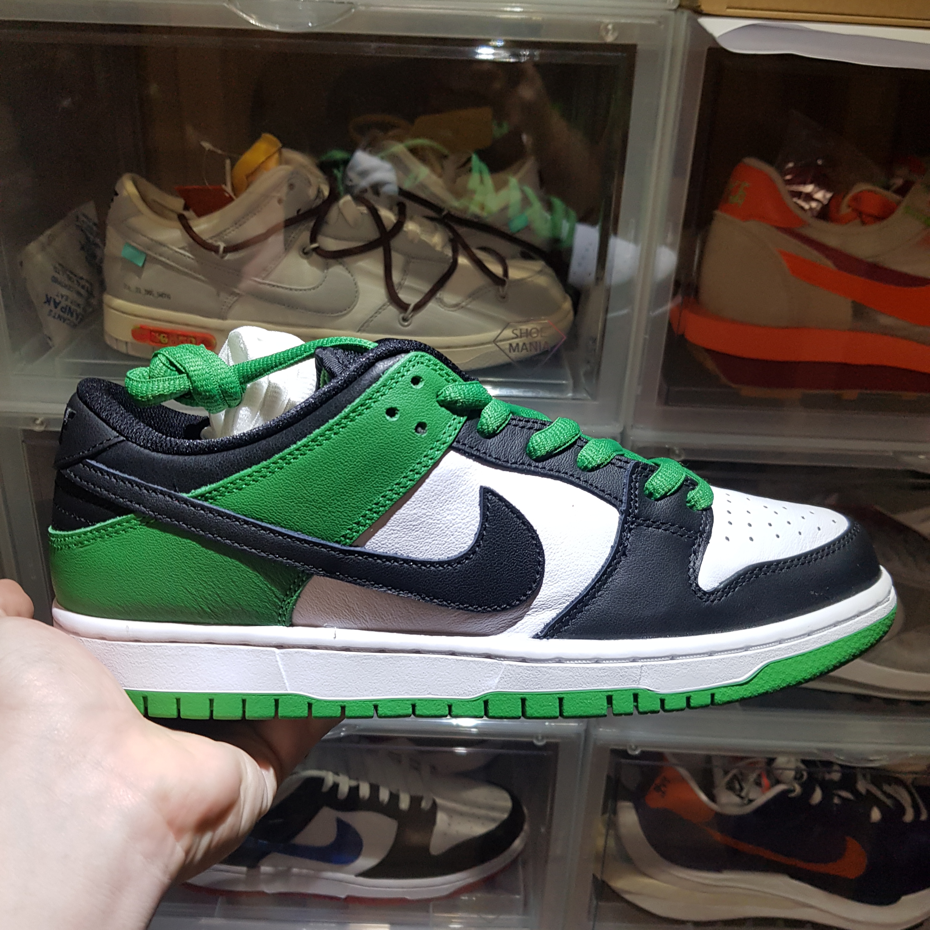 Nike SB Dunk Low Pro Black and Classic Green 착용 스타일