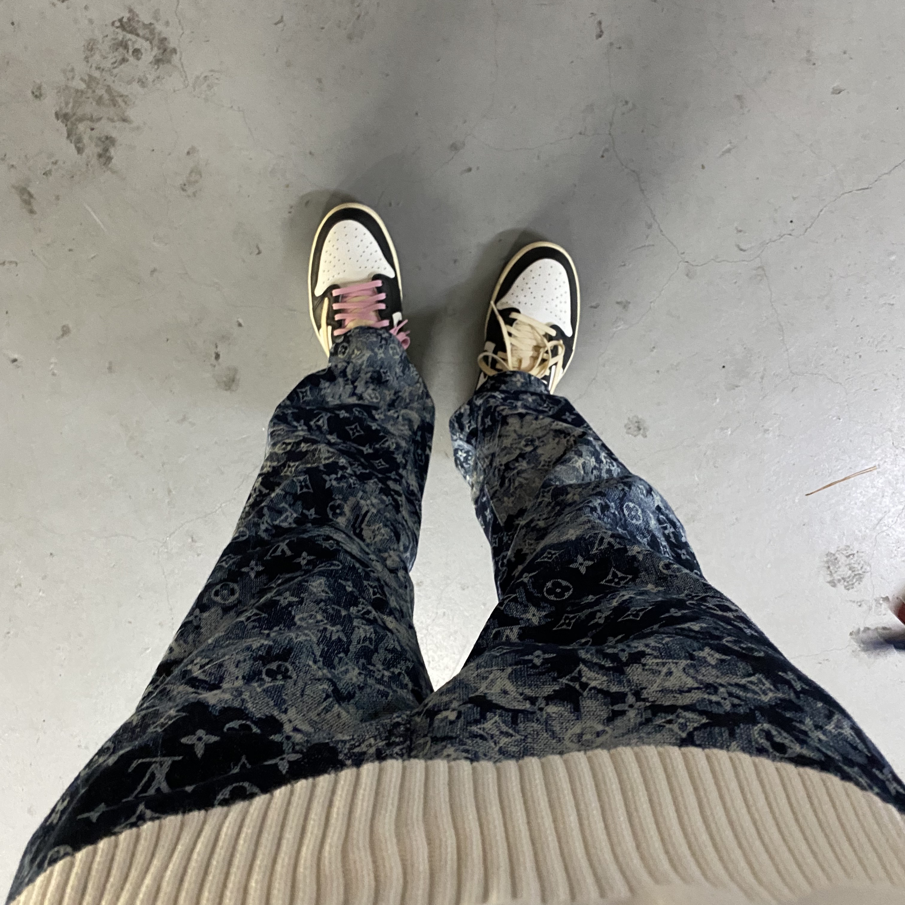 Jordan 1 x Travis Scott x Fragment Retro Low OG SP Military Blue 착용 스타일