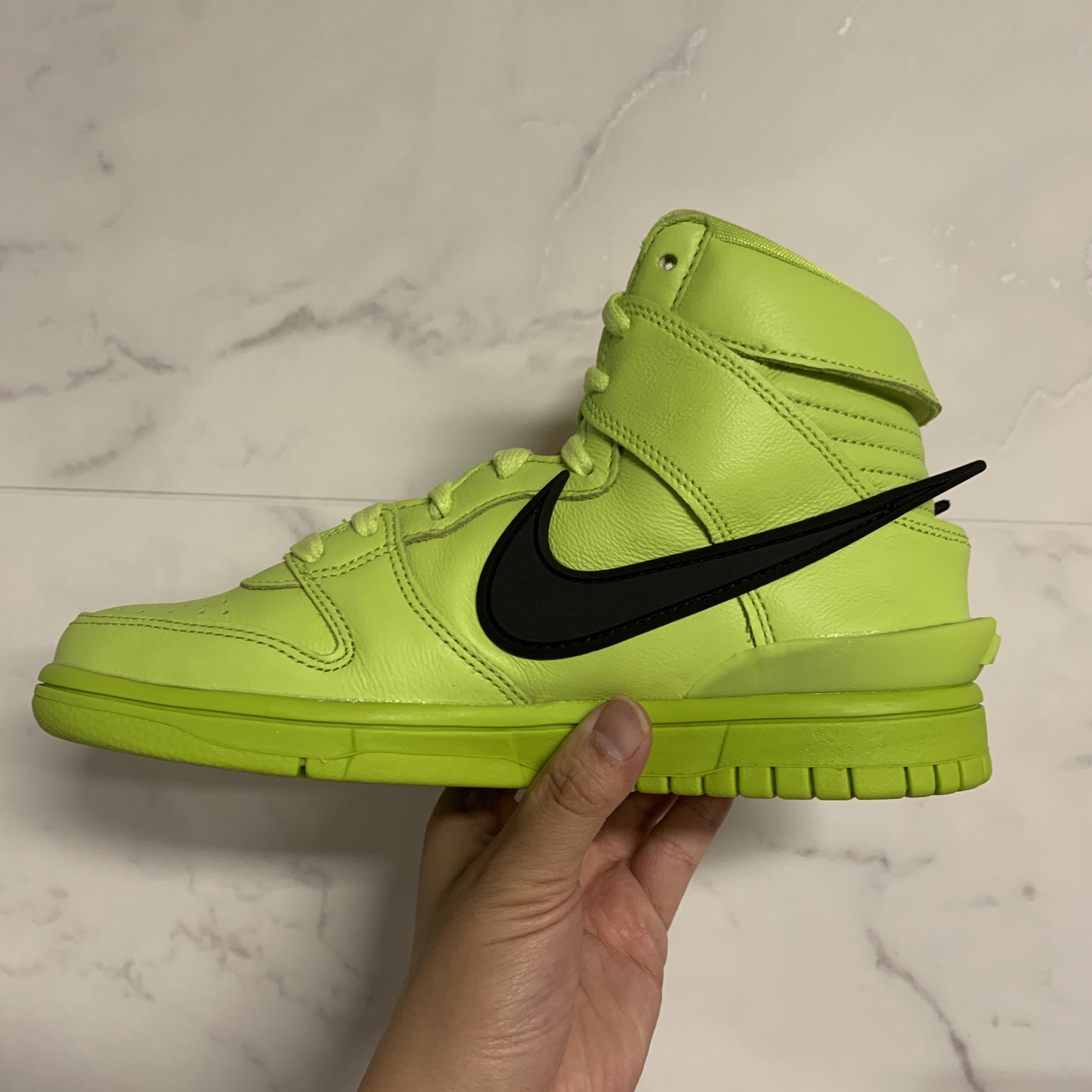Nike x Ambush Dunk High Flash Lime 착용 스타일 - 1