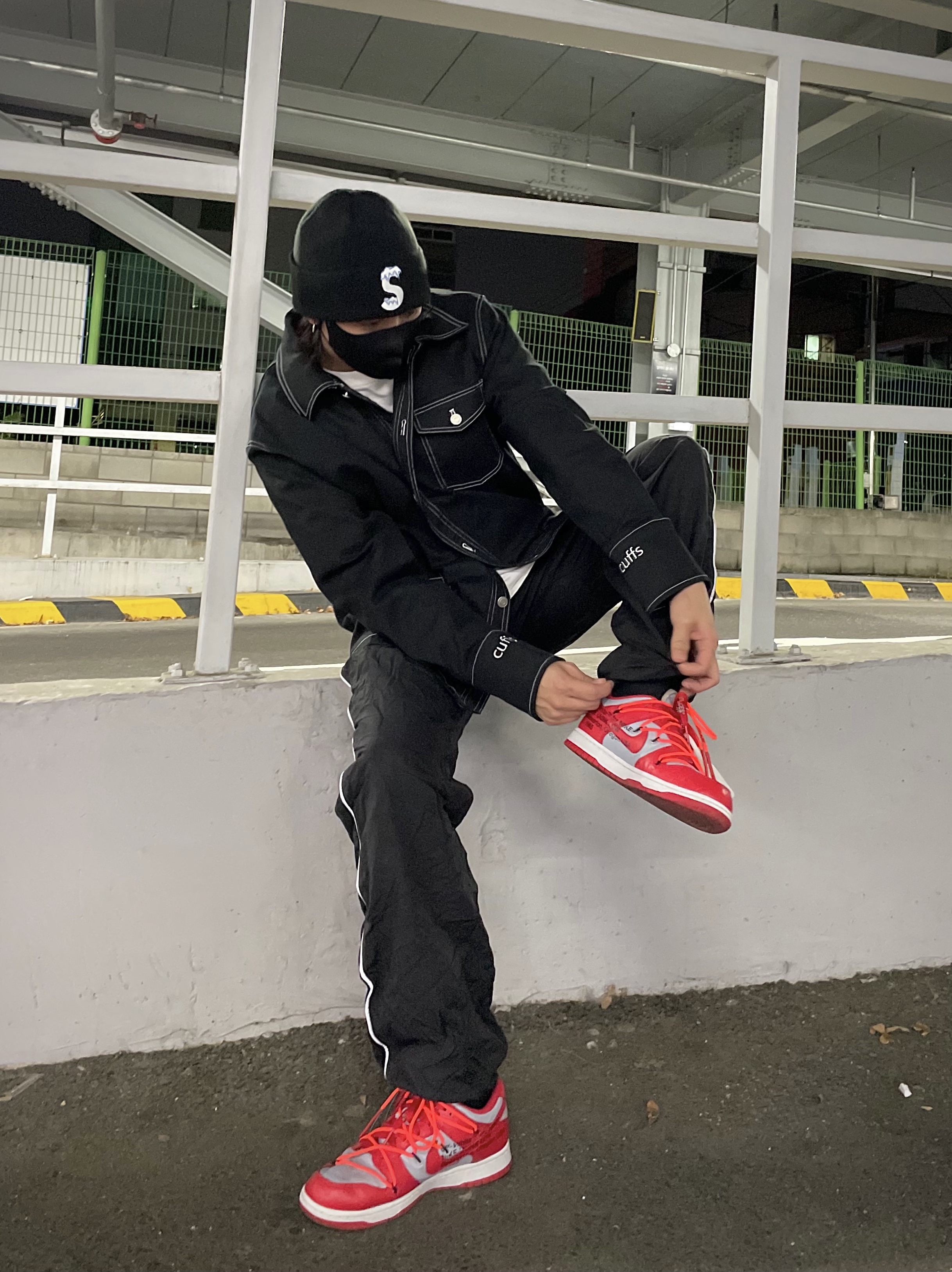 Nike x Off-White Dunk Low University Red 착용 스타일 - 1