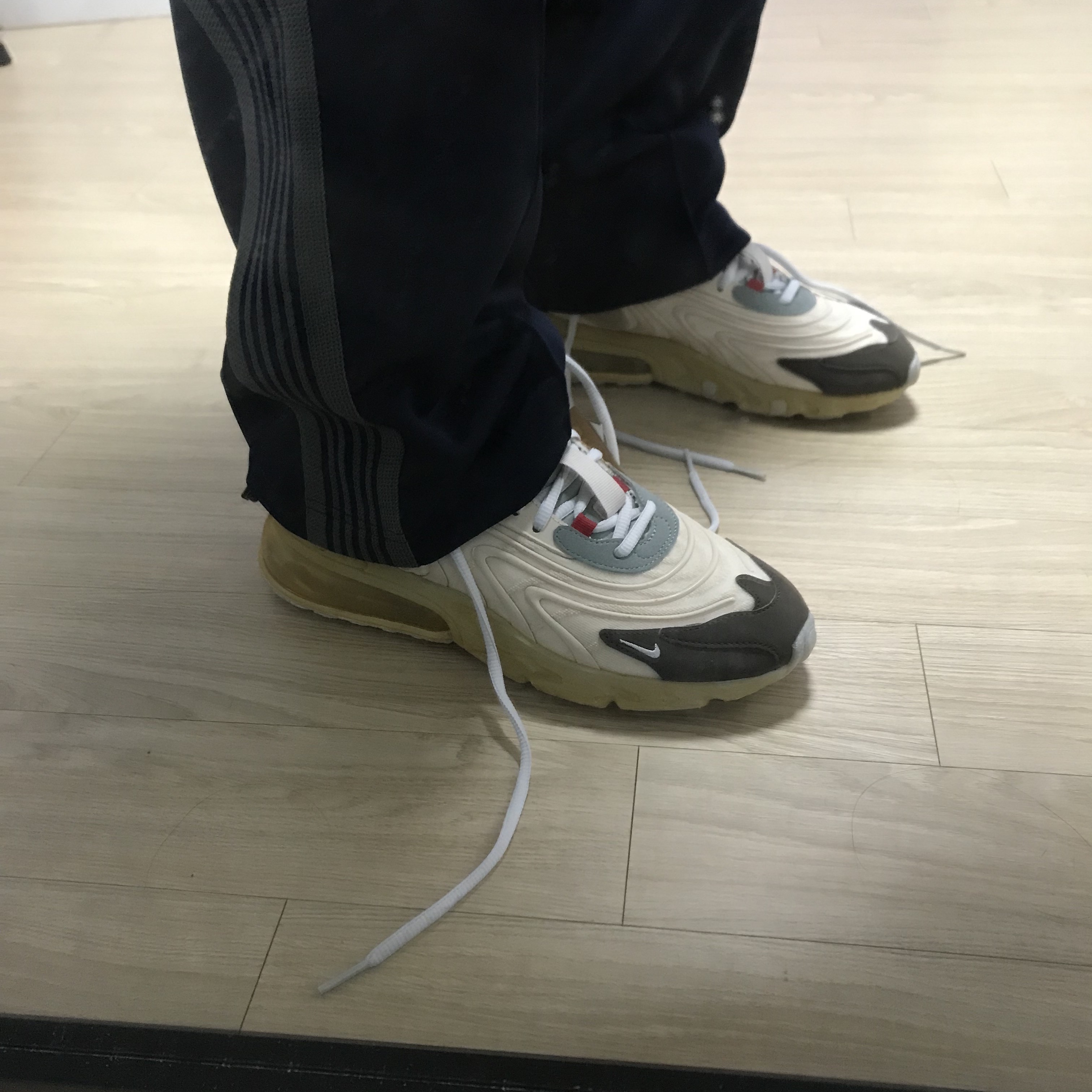 Nike x Travis Scott Air Max 270 React Cactus Trails 착용 스타일 - 2
