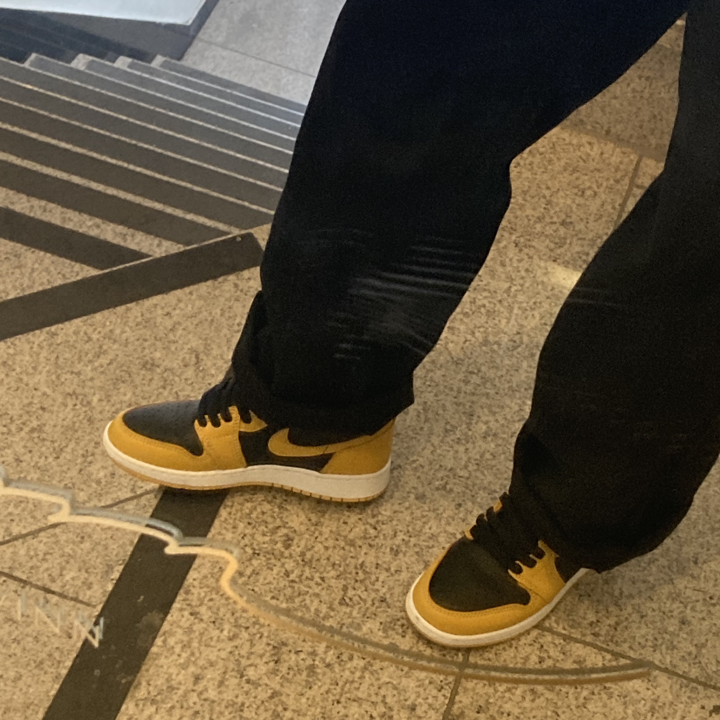 Jordan 1 Retro High OG Pollen, (GS) Jordan 1 Retro High OG Pollen 착용 스타일