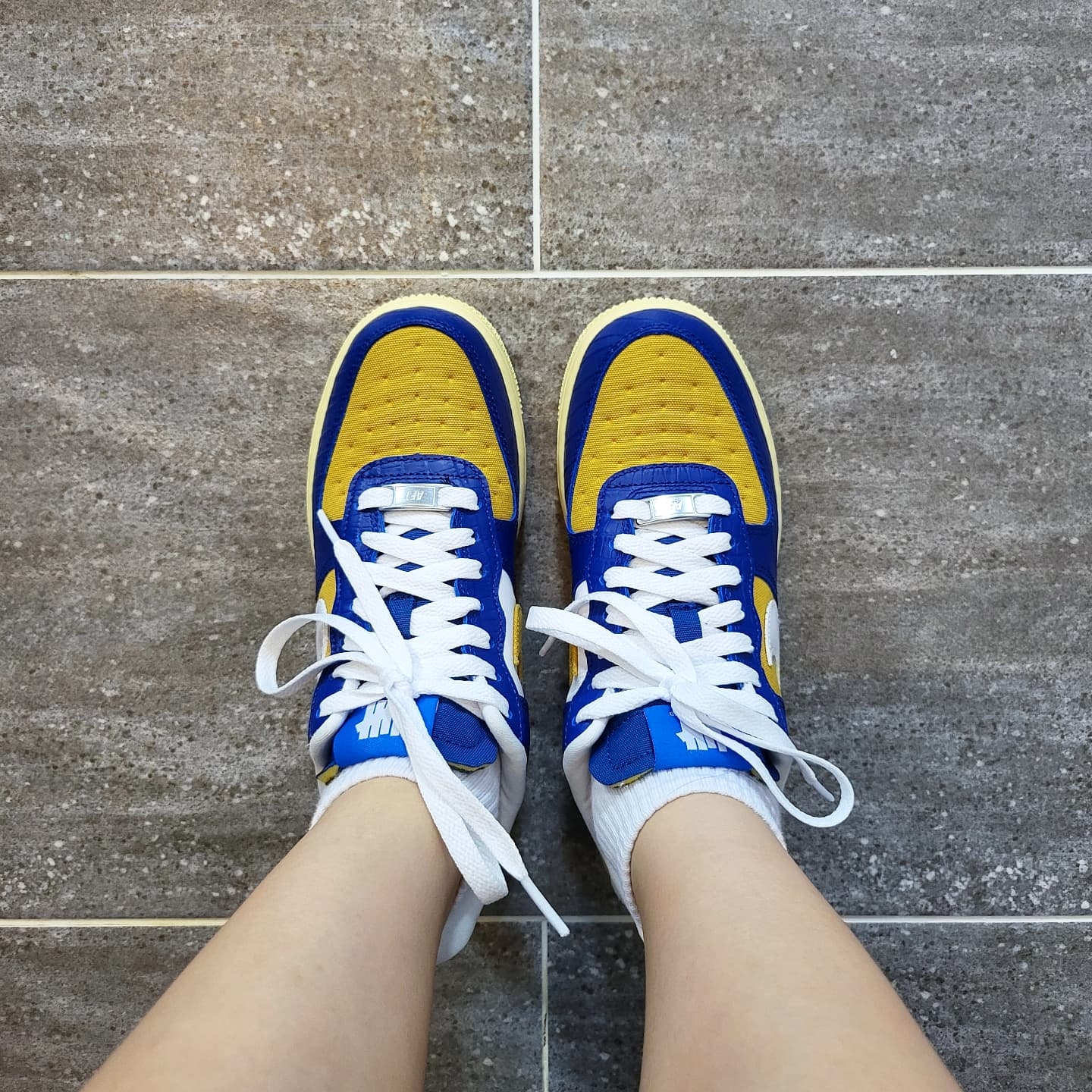 Nike x Undefeated Air Force 1 Low SP 5 On It Court Blue 착용 스타일 - 4