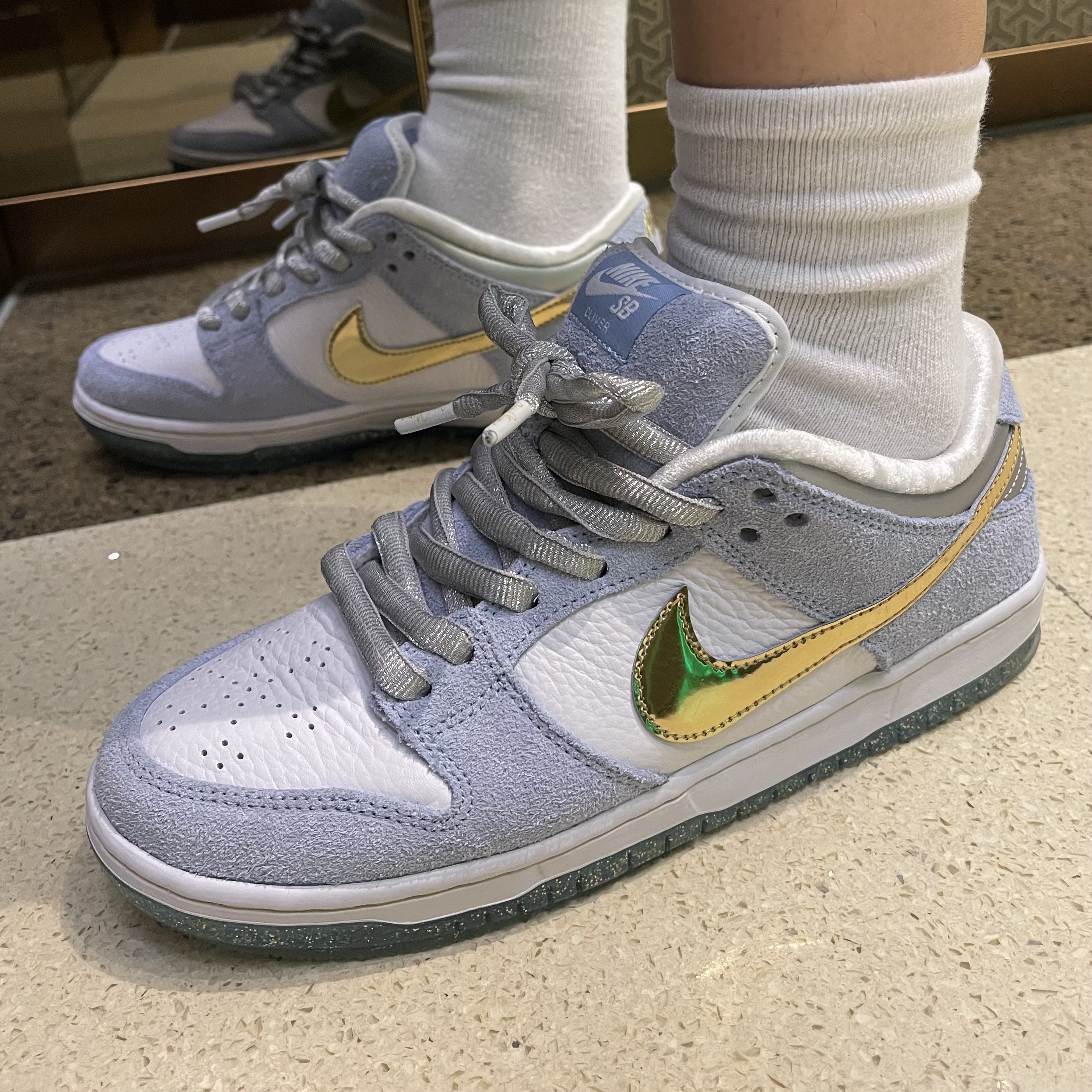 Nike x Sean Cliver SB Dunk Low Holiday Special 착용 스타일 - 1