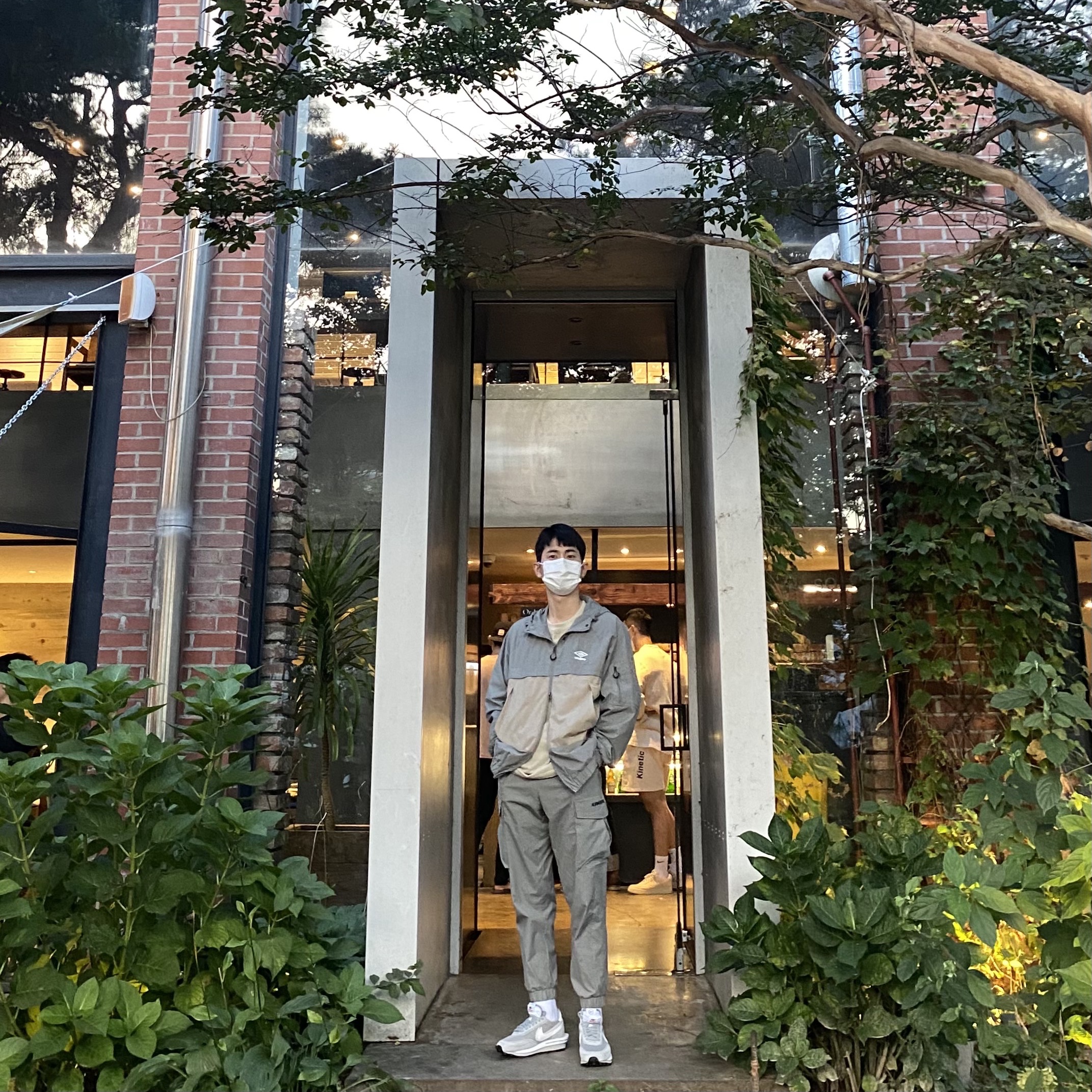 Nike x Sacai x Fragment LDWaffle Light Smoke Grey 착용 스타일 - 1