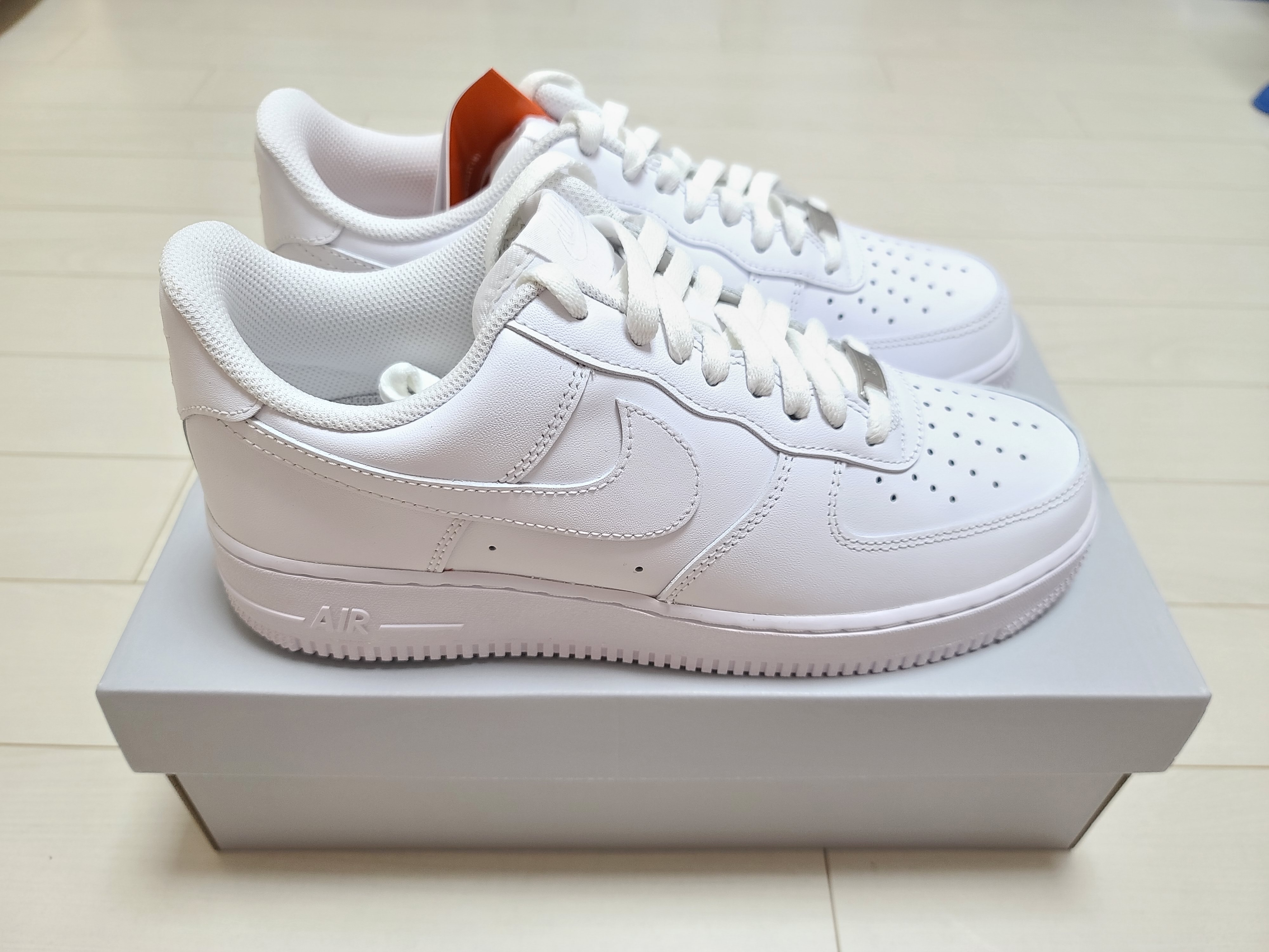 Nike x Supreme Air Force 1 Low White, Nike Air Force 1 Mid QS NYC Cool Grey 착용 스타일 - 4