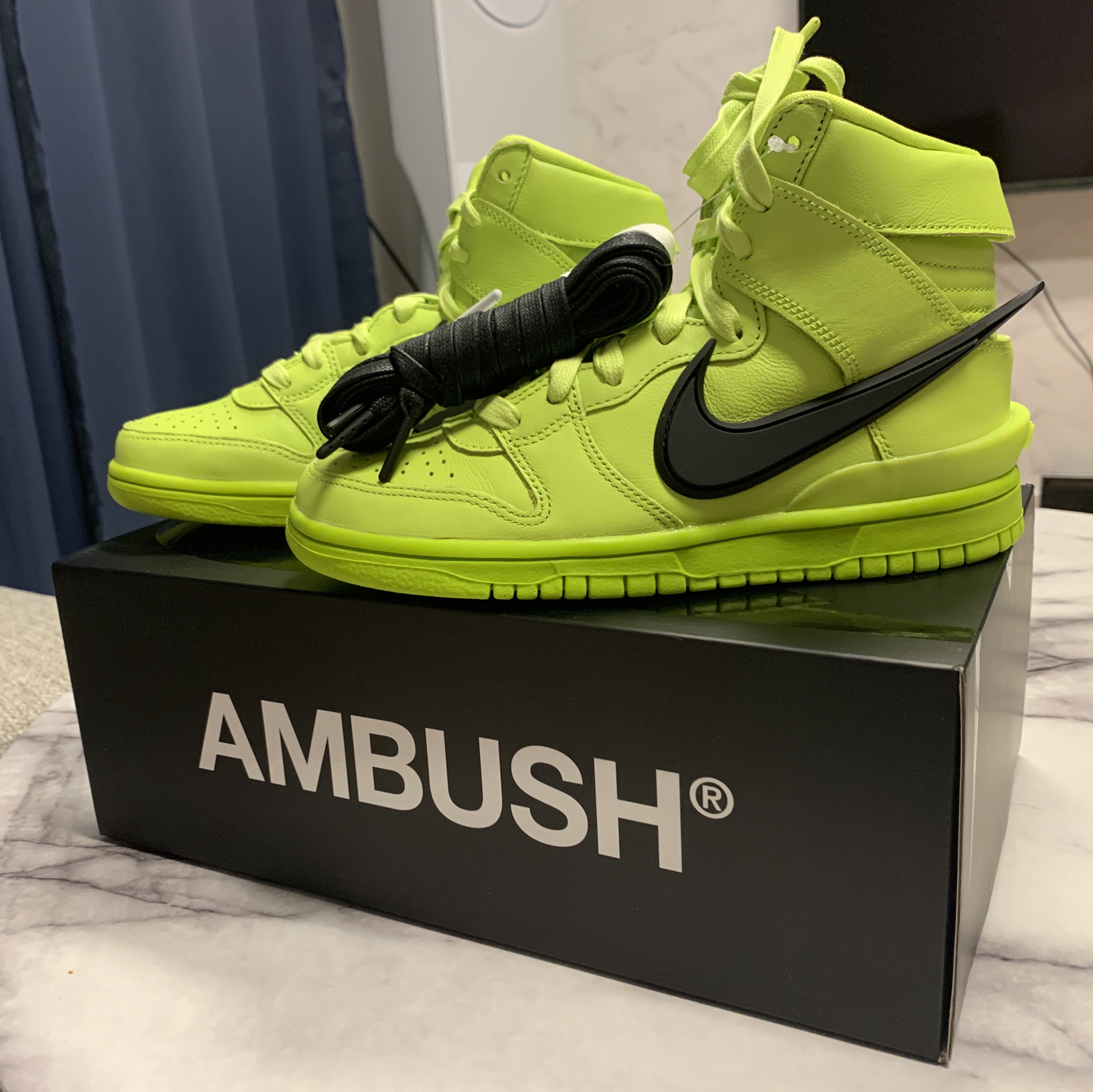 Nike x Ambush Dunk High Flash Lime 착용 스타일 - 2