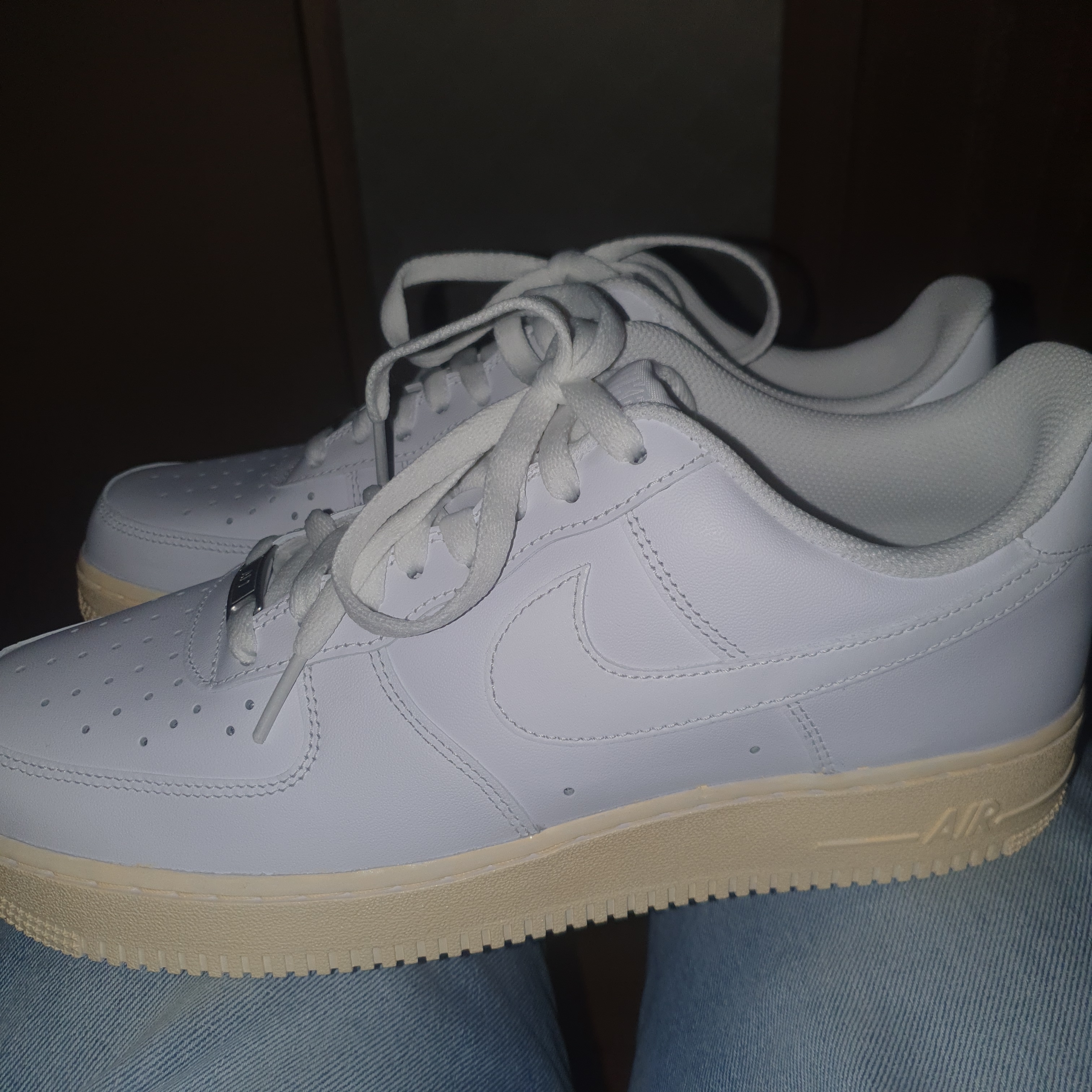 Nike Air Force 1 '07 Low White 착용 스타일 - 2