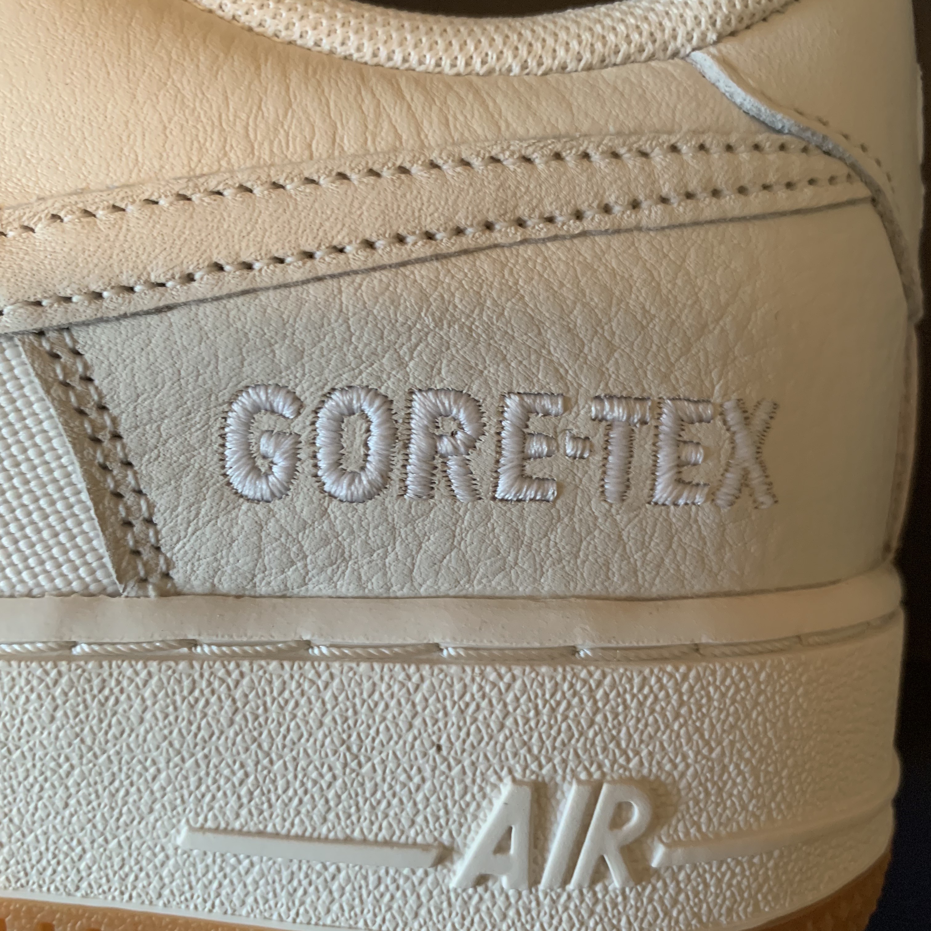 Nike Air Force 1 Low Gore-Tex Phantom Gum 착용 스타일 - 4