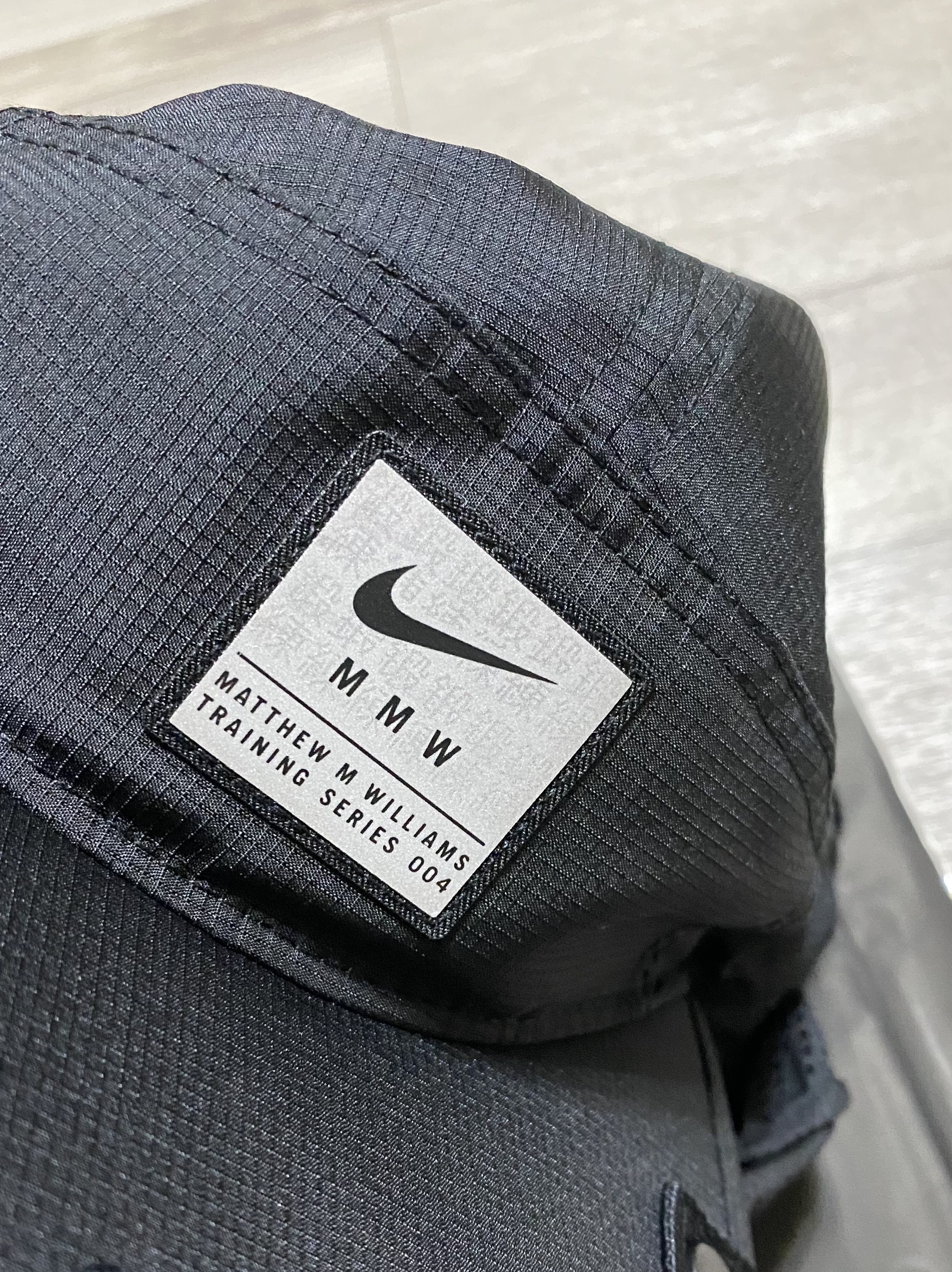 Nike x Matthew M Williams NRG AW84 Cap Black, Nike x Stussy Bucket Hat Habanero Red 착용 스타일 - 3