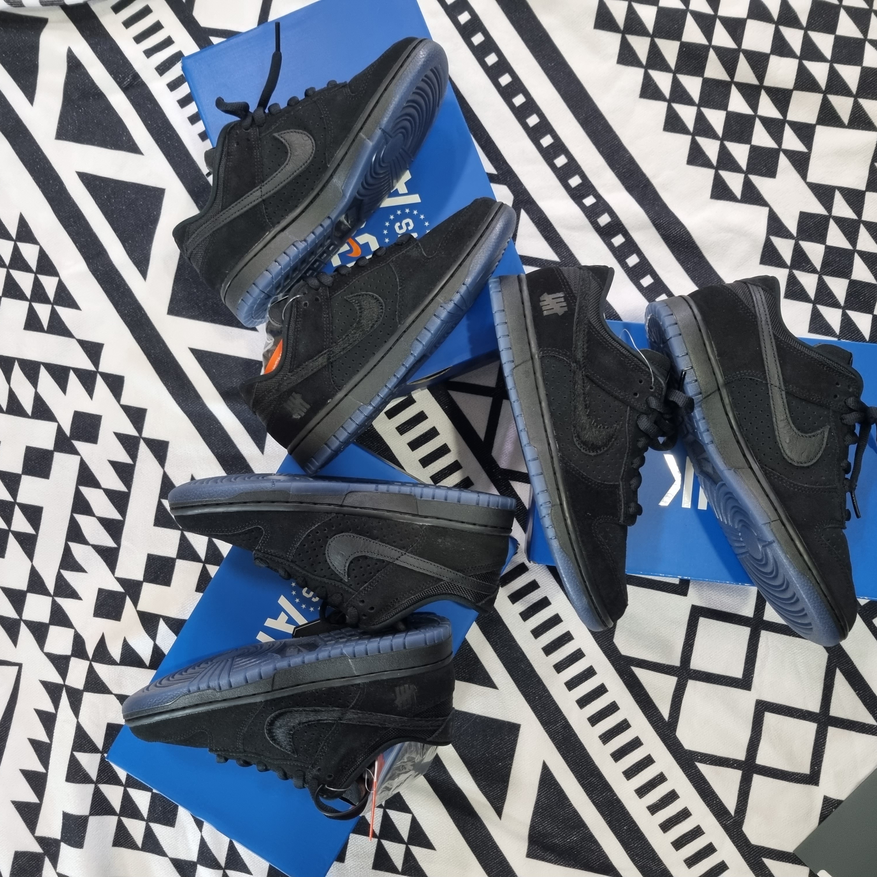 Nike x Undefeated Dunk Low SP 5 On It Black 착용 스타일 - 2