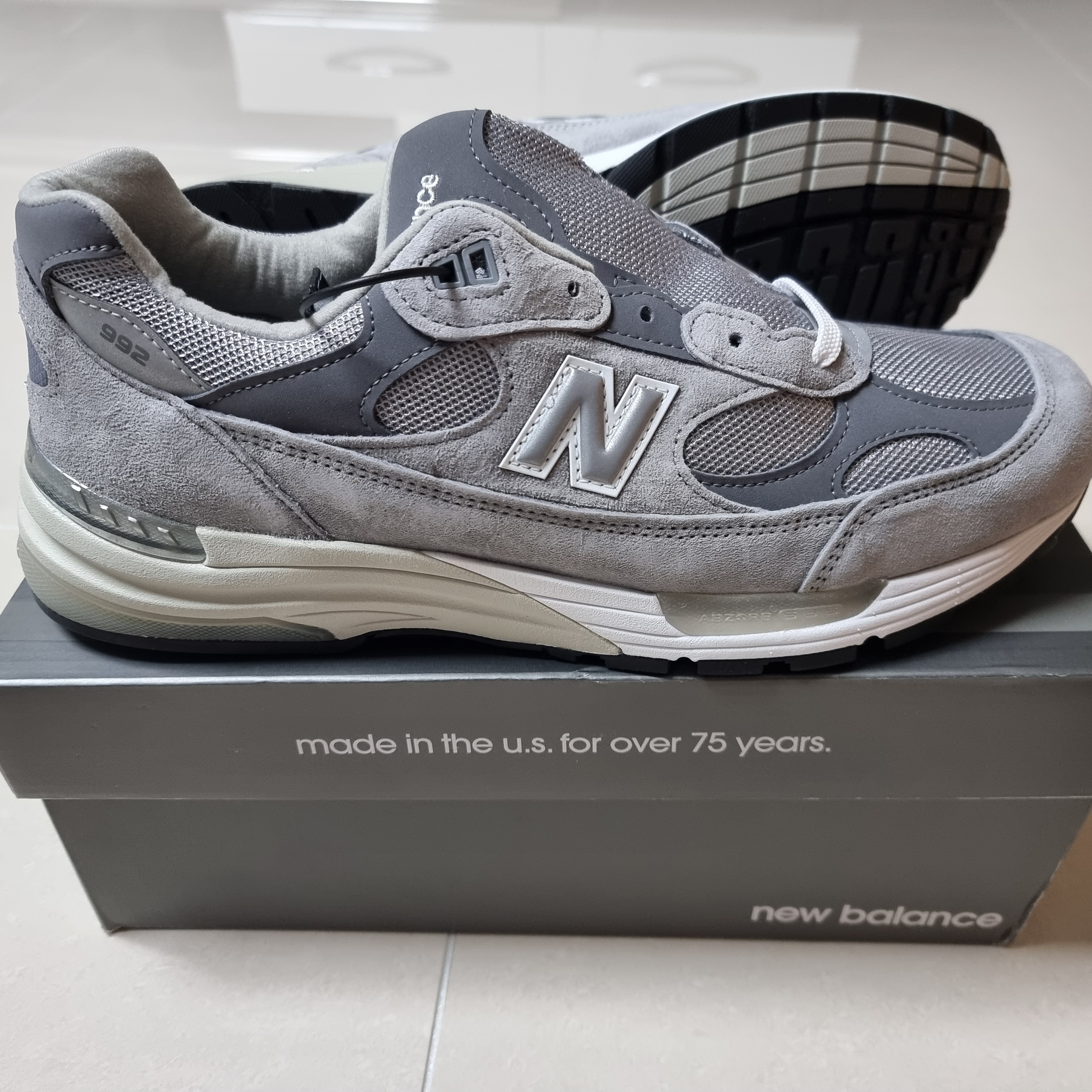 New Balance 992 Made in USA Grey - D Standard 착용 스타일 - 2