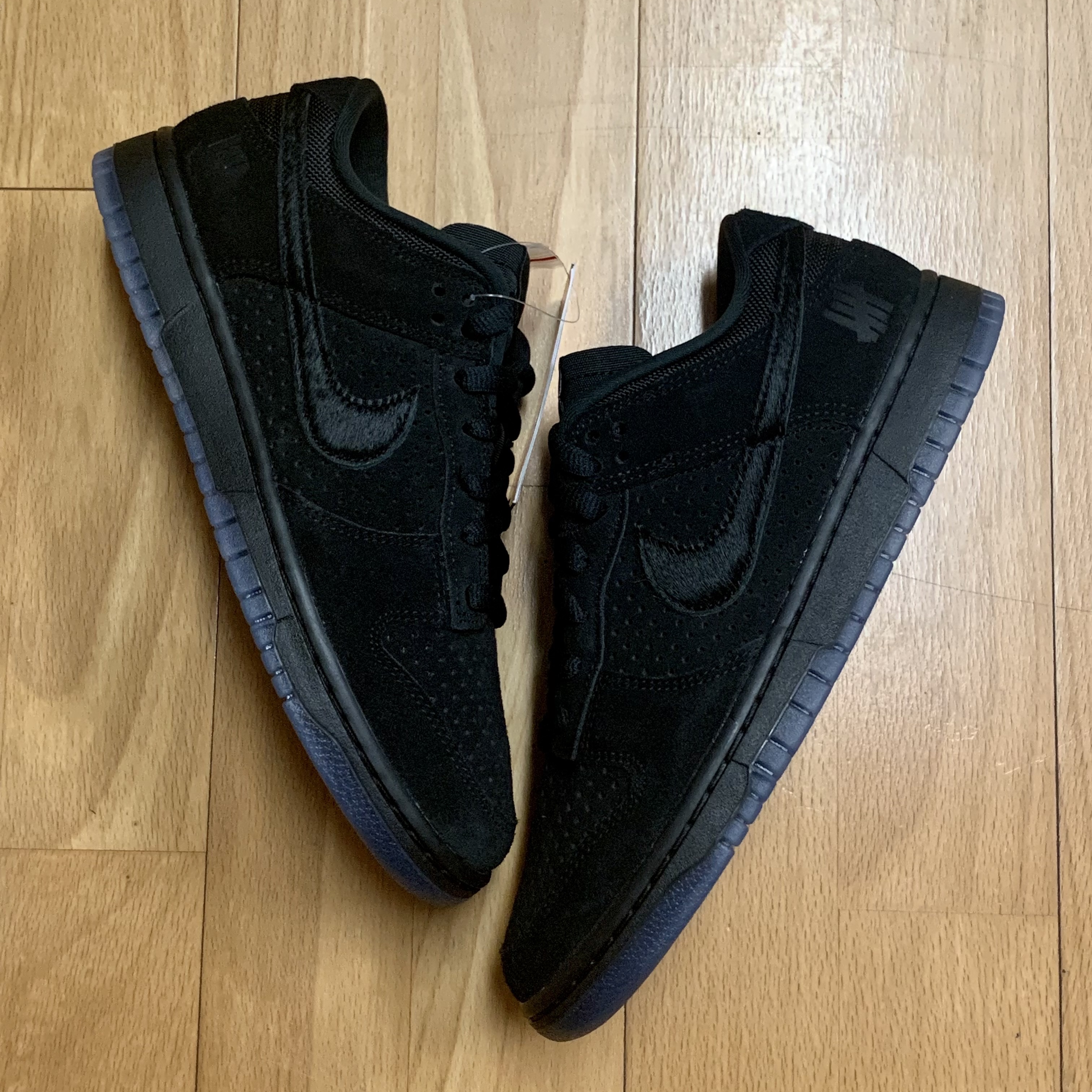 Nike x Undefeated Dunk Low SP 5 On It Black 착용 스타일