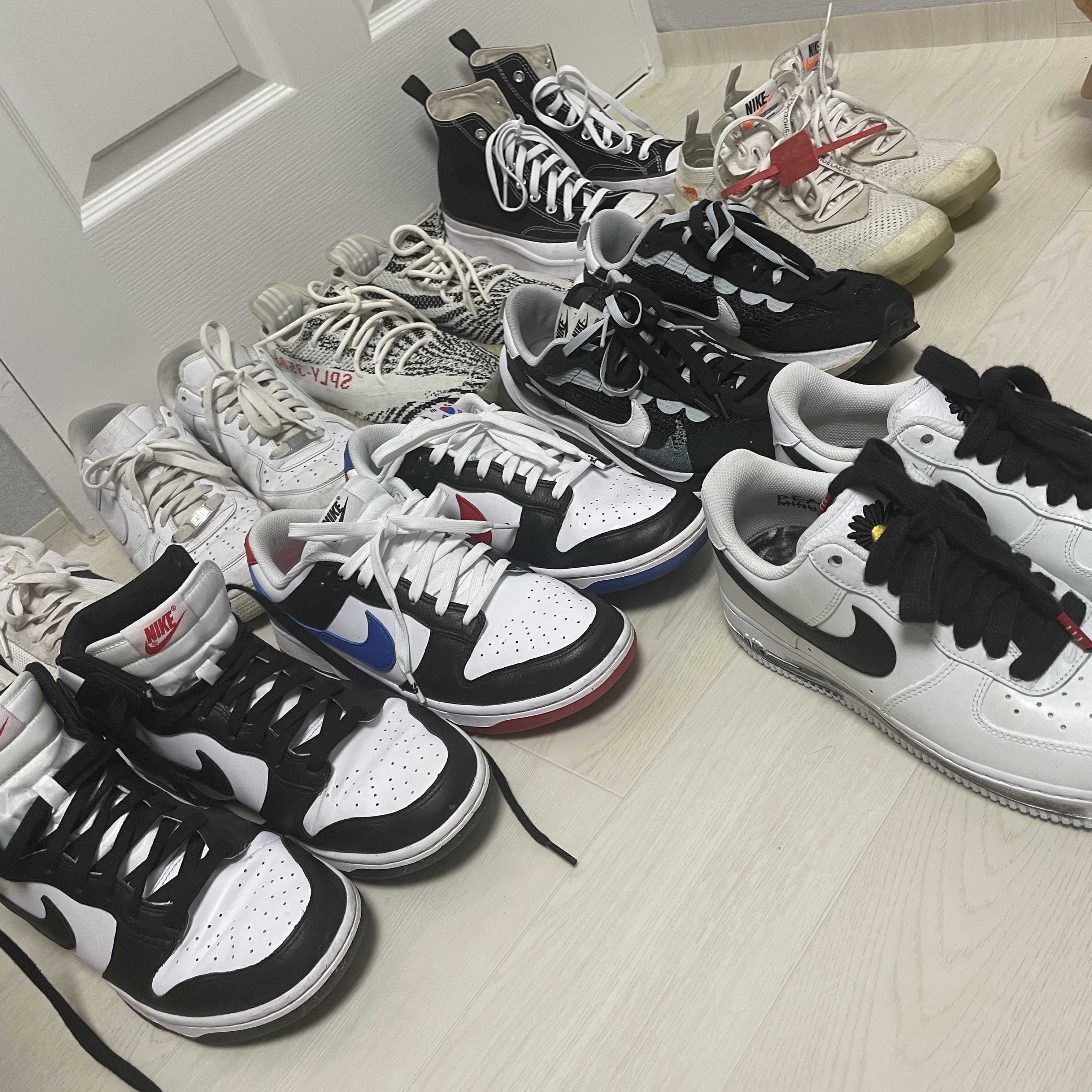 Nike x Peaceminusone Air Force 1 Low Para-Noise 2.0, Nike Dunk High Retro Black and White 착용 스타일