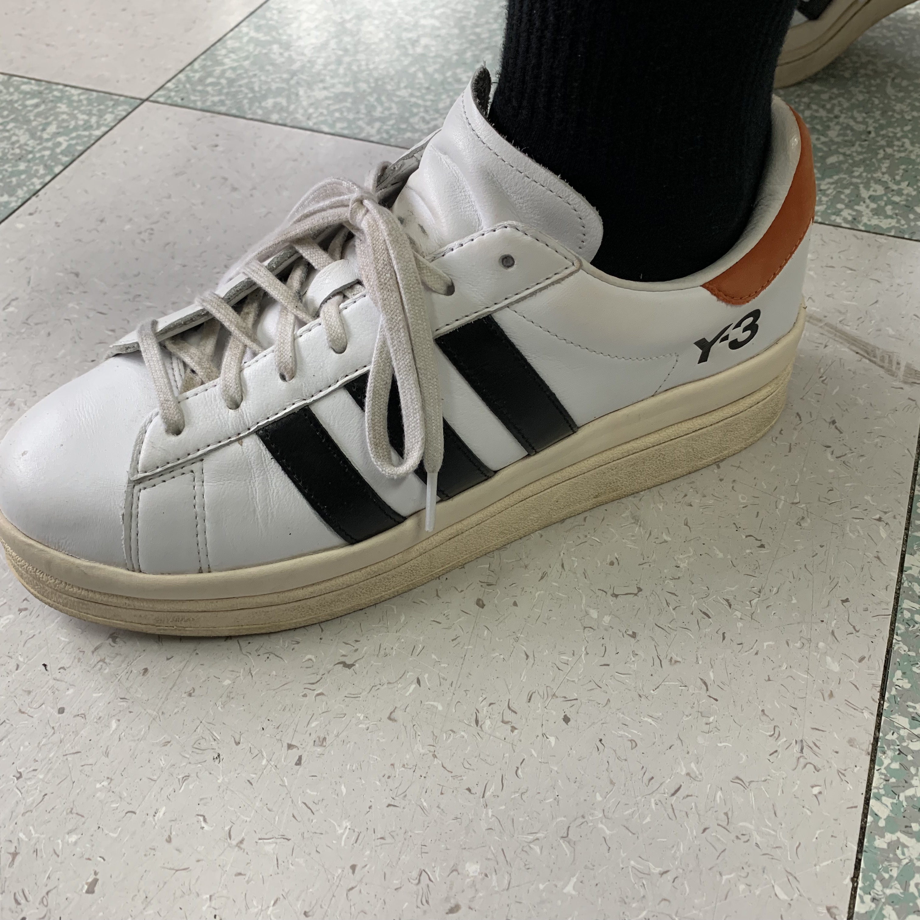 Y-3 Hicho White Black Red 착용 스타일