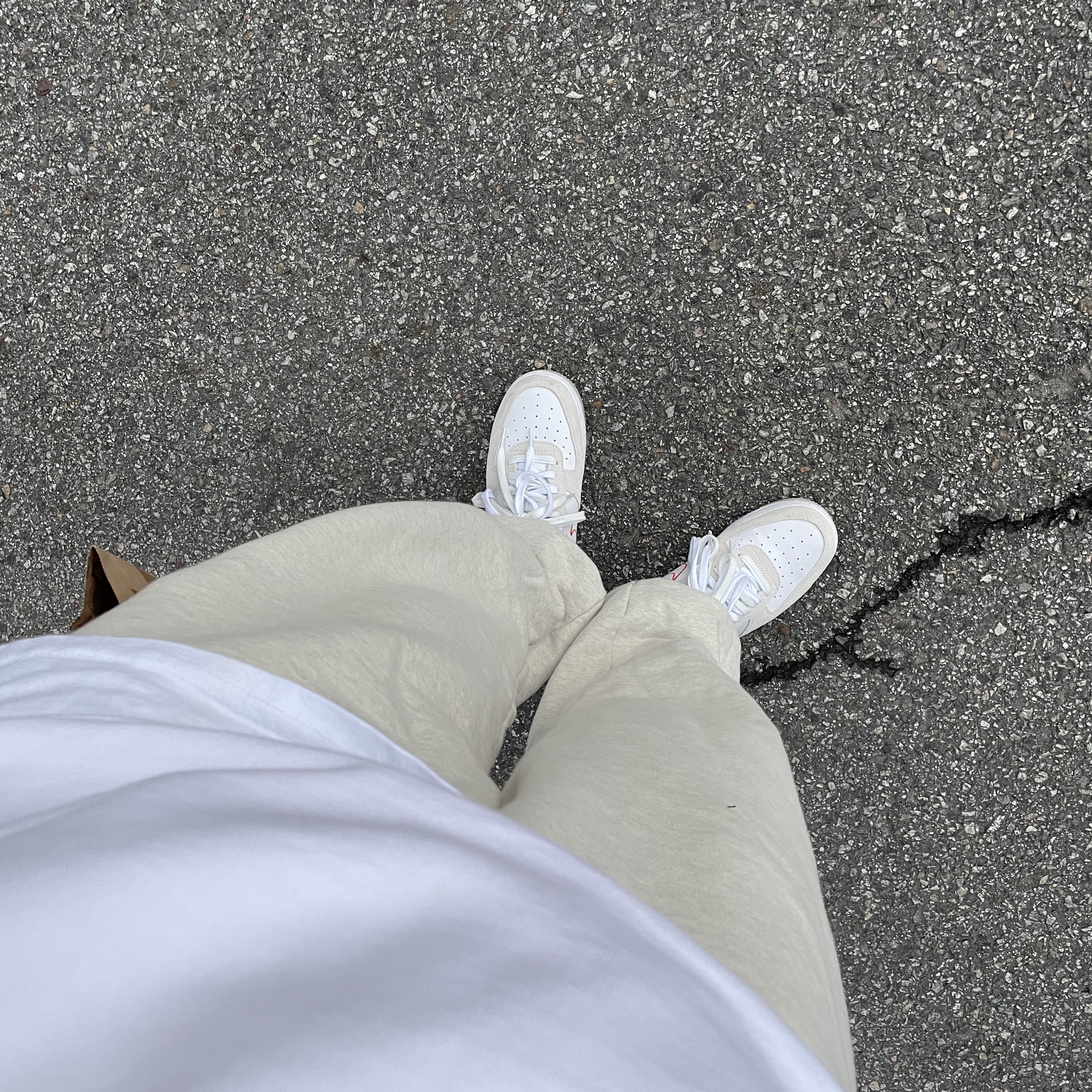 (W) Nike Air Force 1 '07 SE First Use Orange Sail 착용 스타일