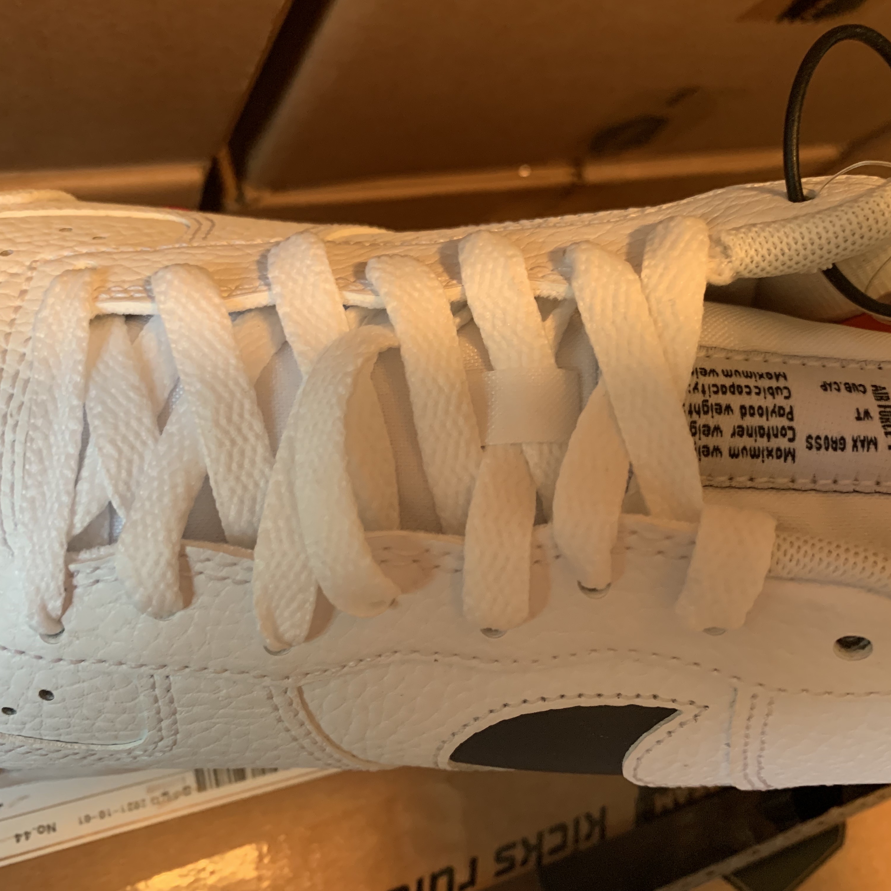 Nike Air Force 1 LV8 Patriots 착용 스타일 - 3